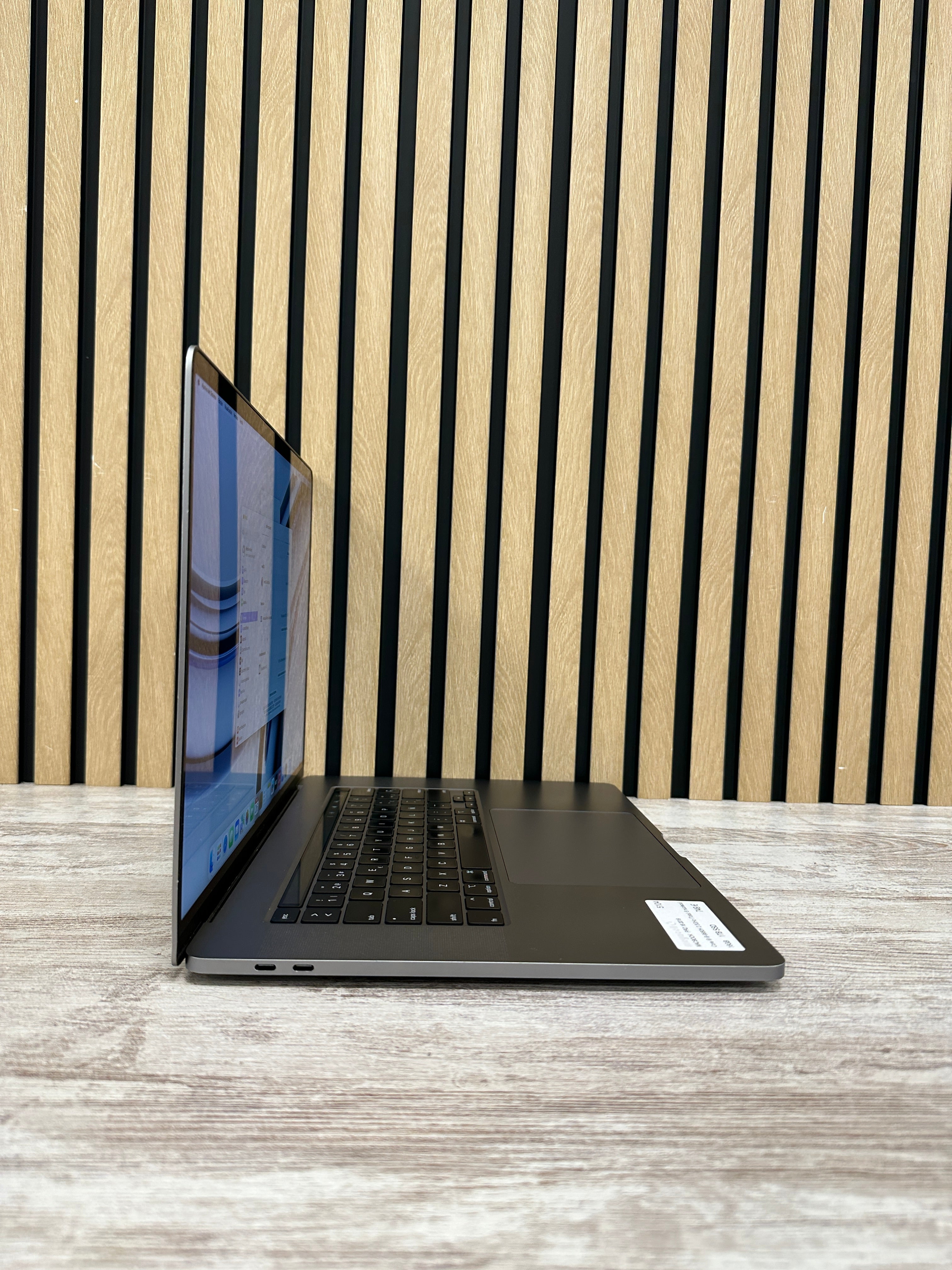 MacBook Pro 16" 2019 i9 16gb 1tb SSD