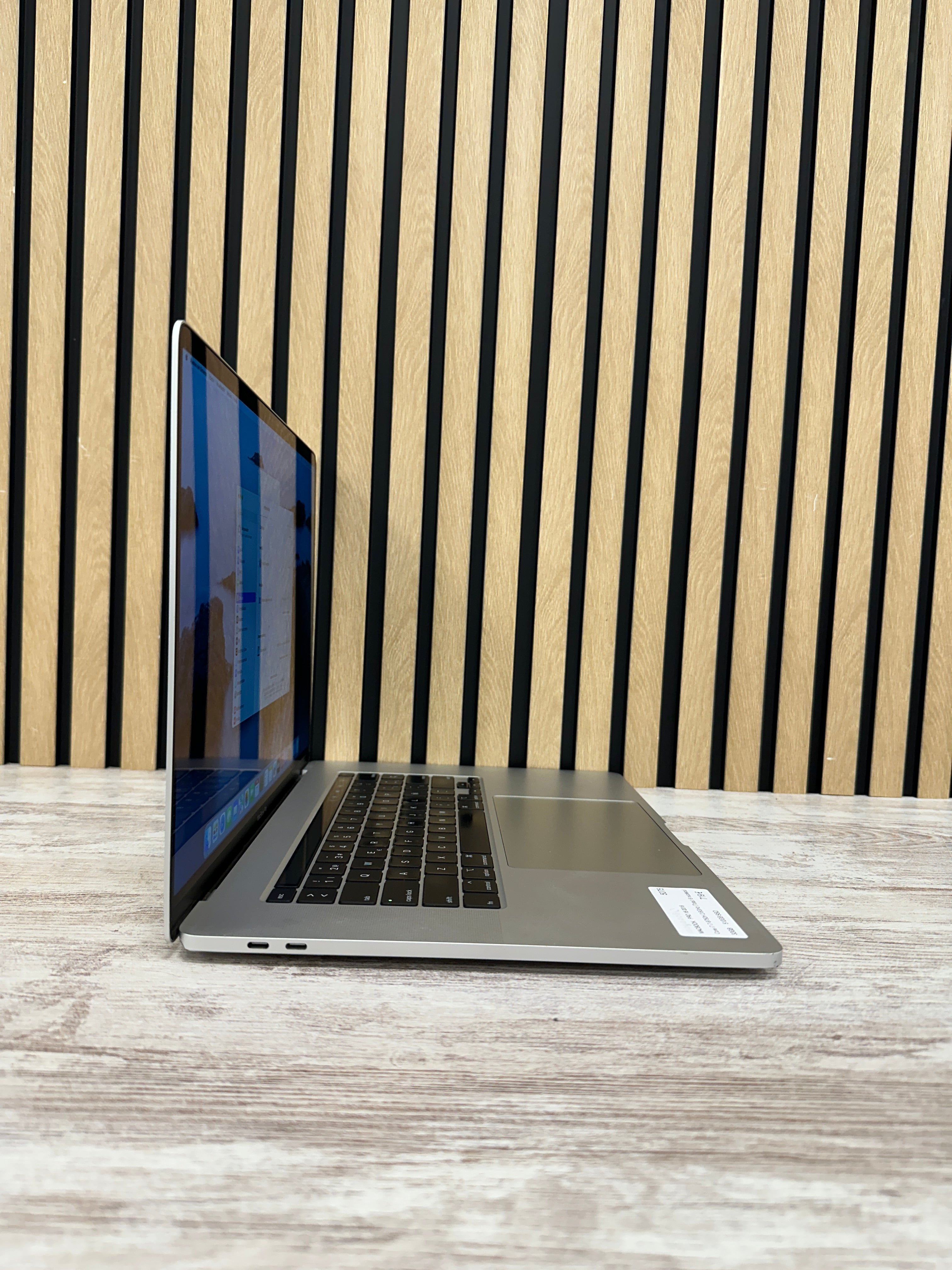 MacBook Pro 16" 2019 i7 32gb 512gb SSD