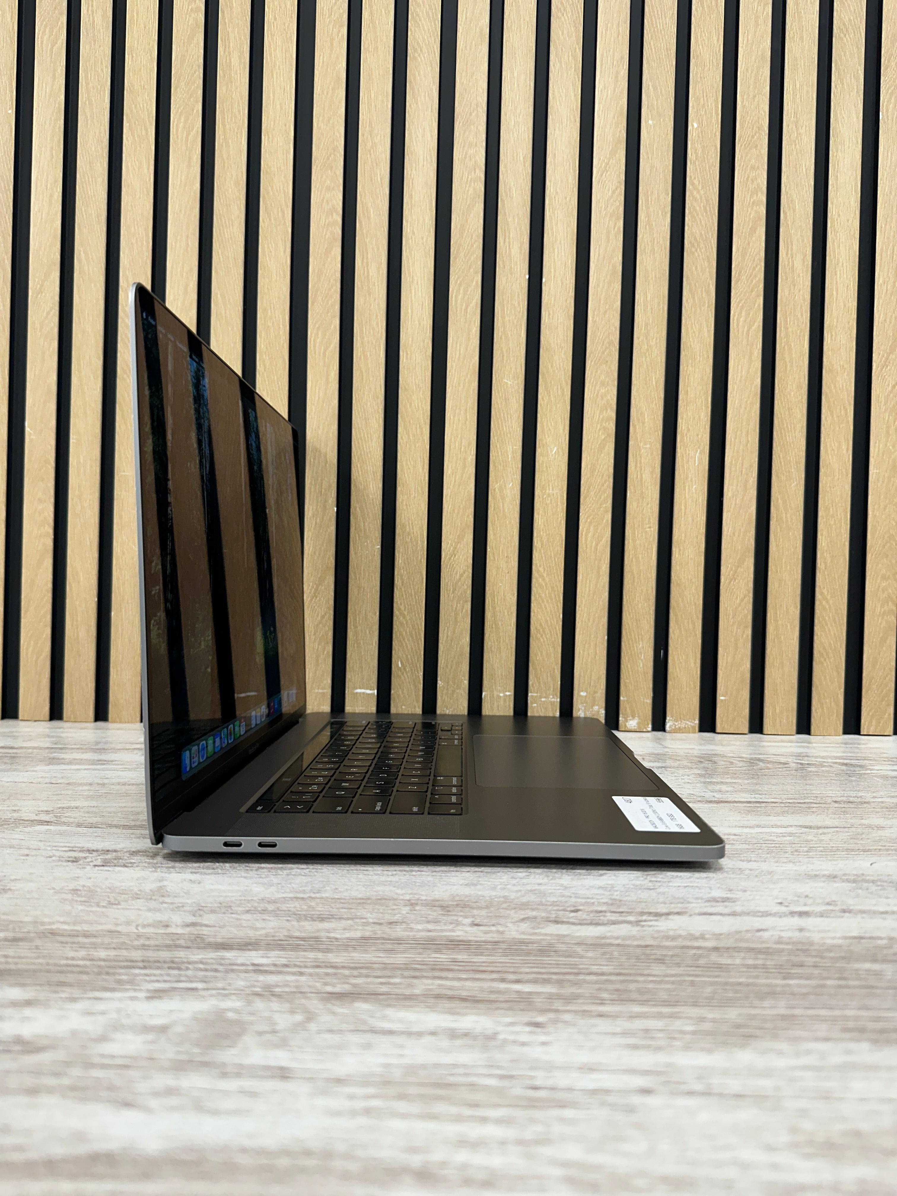 MacBook Pro 16" 2019 i9 16gb 1tb SSD - Moyacell