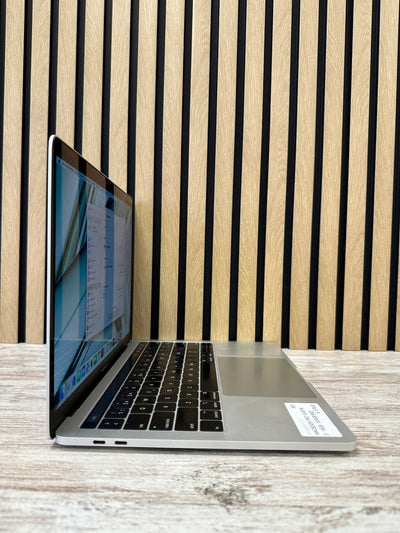 MacBook Pro 13" 2018 i7 16gb 500gb SSD