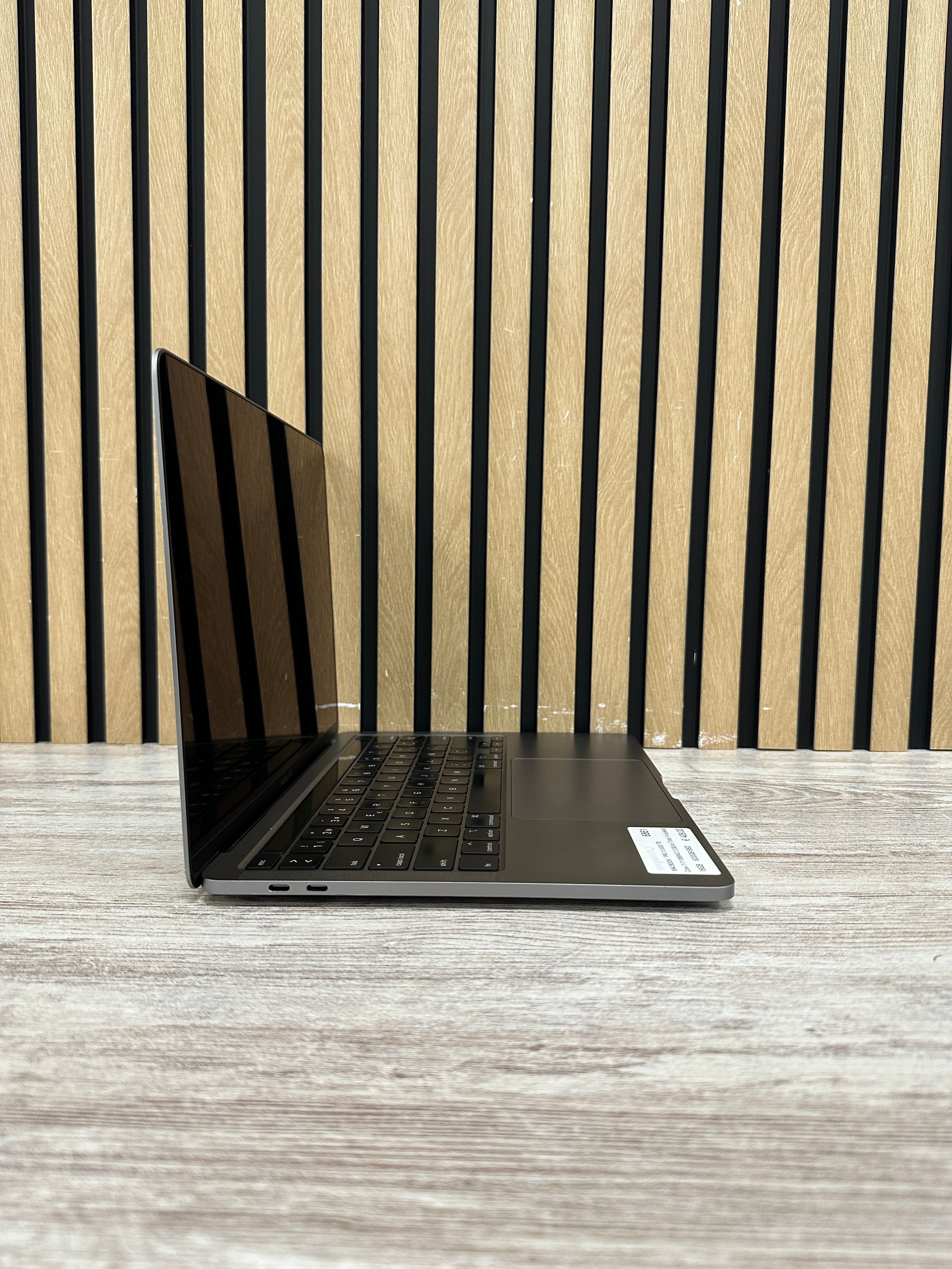 MacBook Pro 13" 2020 TB i7 16gb 500gb SSD