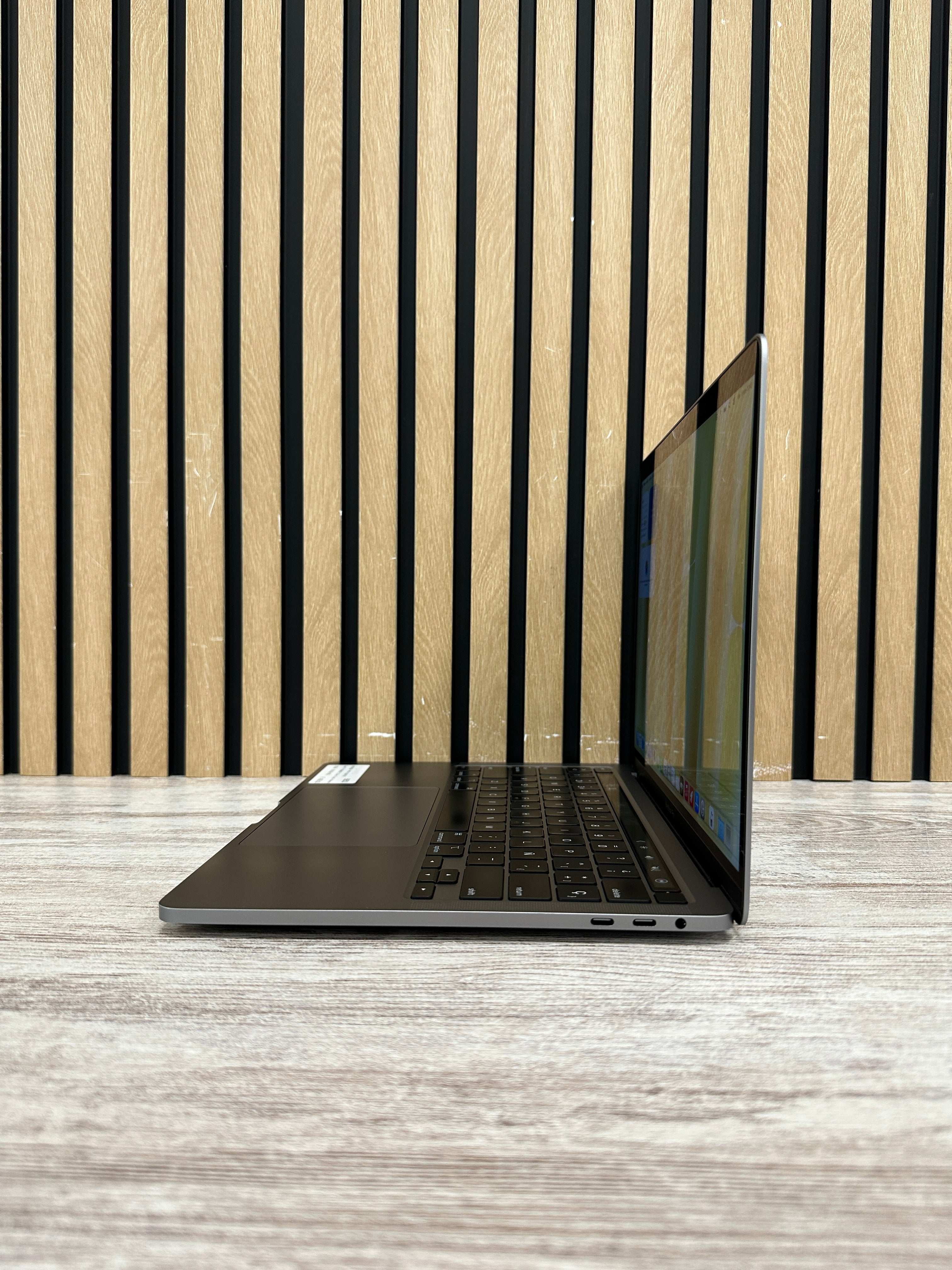 MacBook Pro 13" 2020 TB i7 16gb 500gb SSD