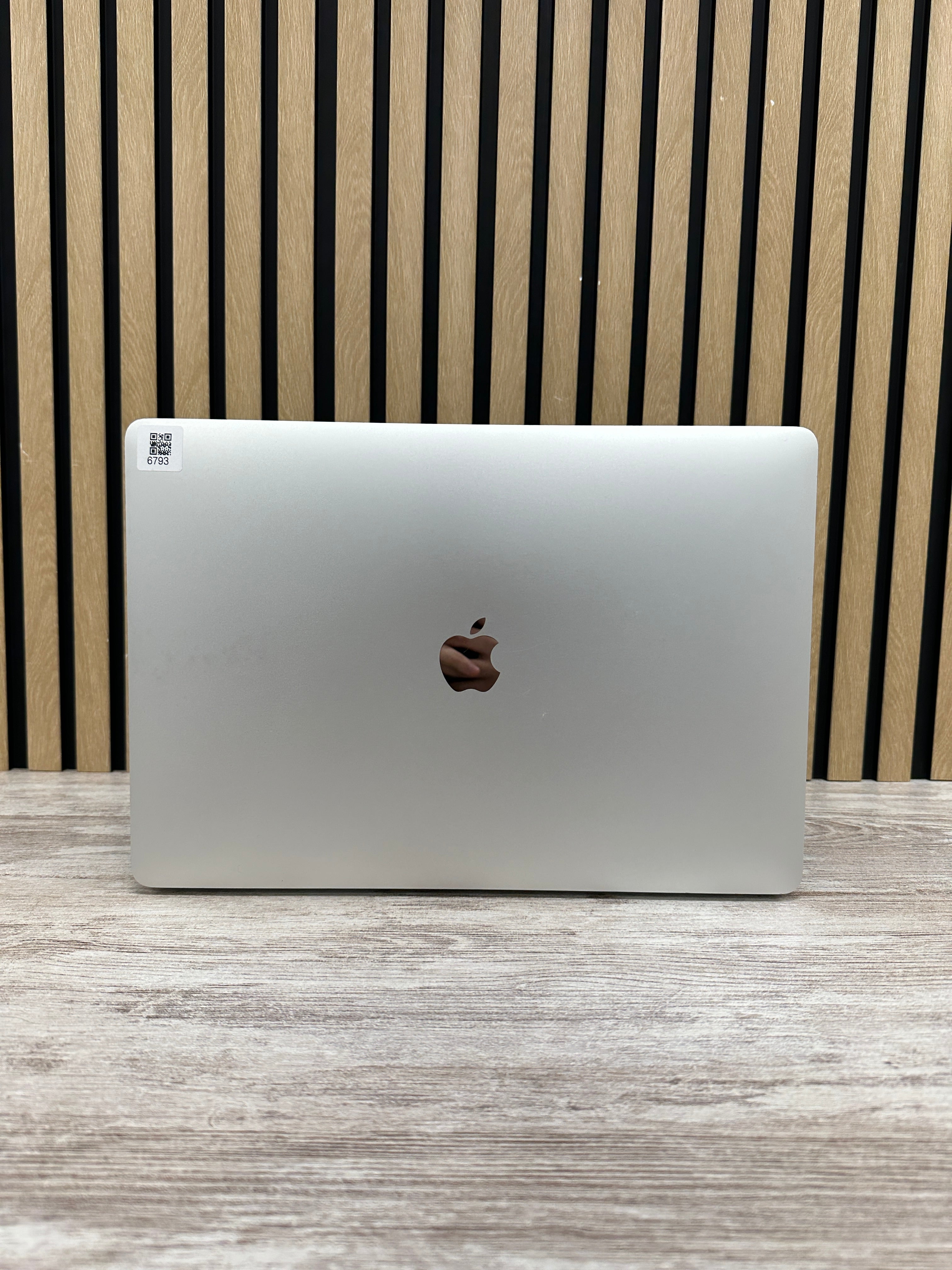MacBook Pro 15" 2018 i9 16gb 1tb SSD