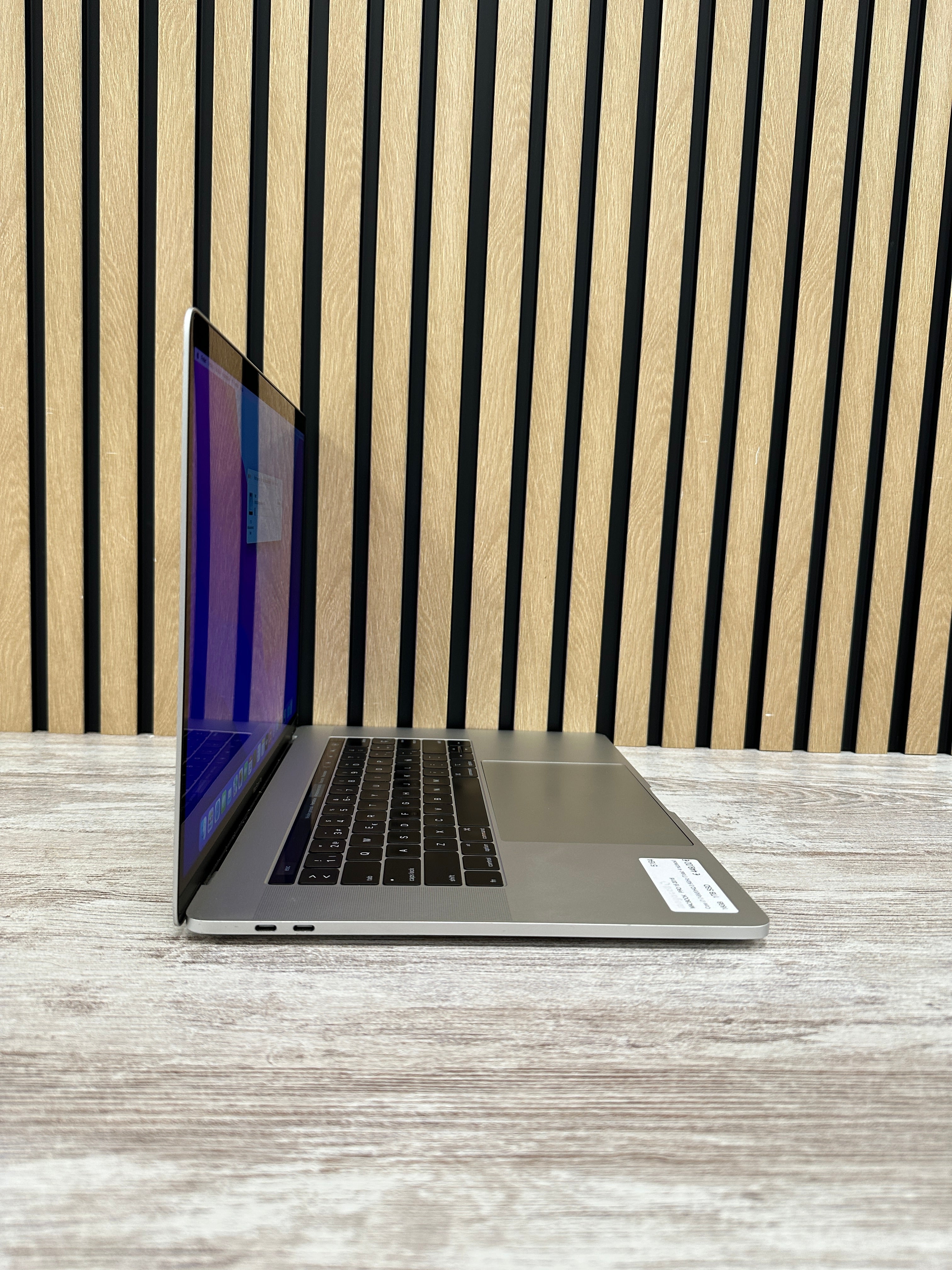 MacBook Pro 15" 2016 i7 16gb 1tb SSD