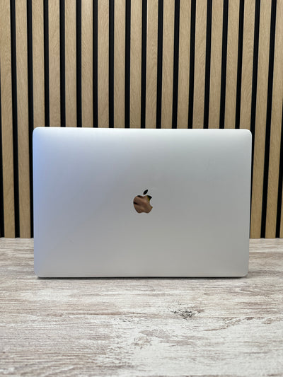 MacBook Pro 15" 2017 i7 16gb 1tb SSD