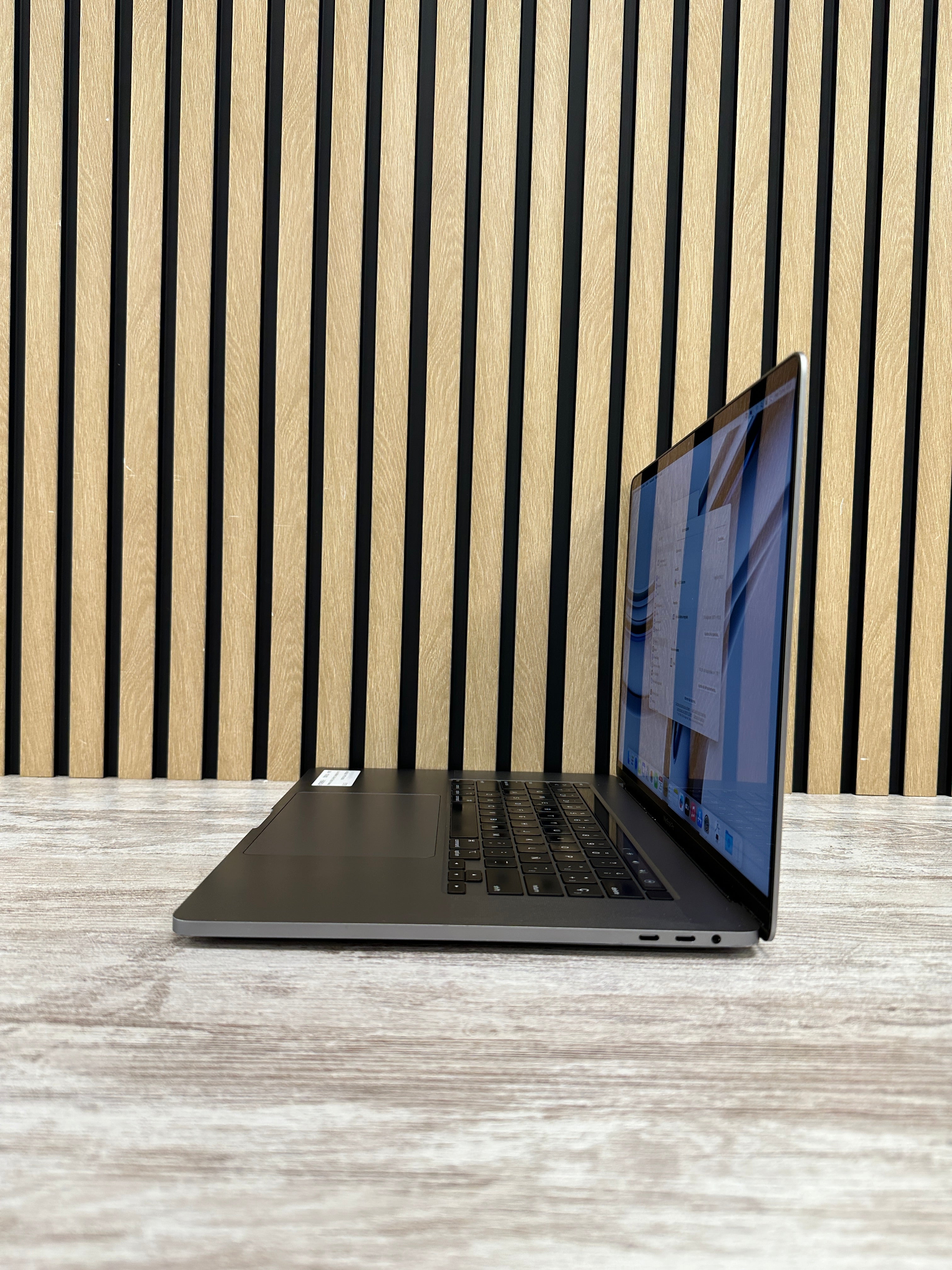 MacBook Pro 16" 2019 i9 32gb 1tb SSD