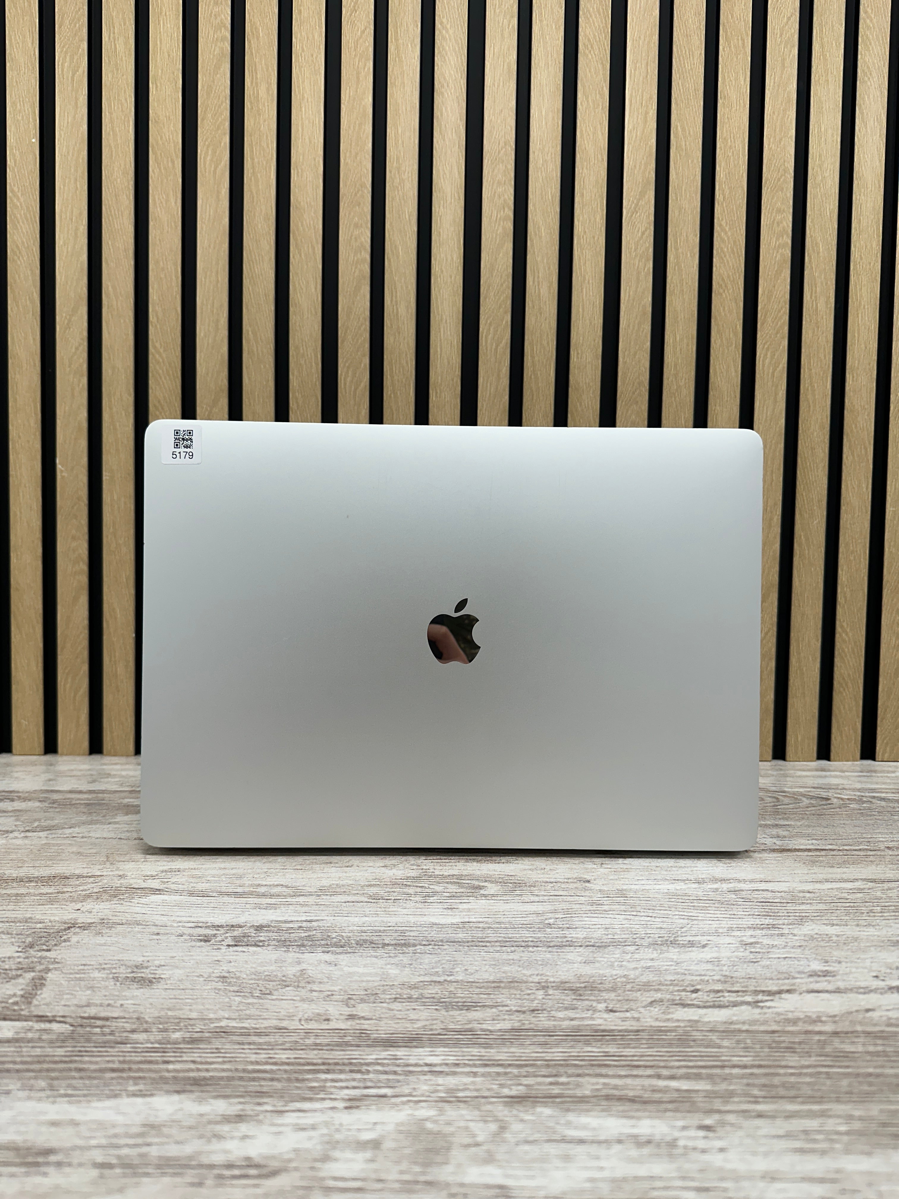 MacBook Pro 16" 2019 i7 16gb 500gb SSD