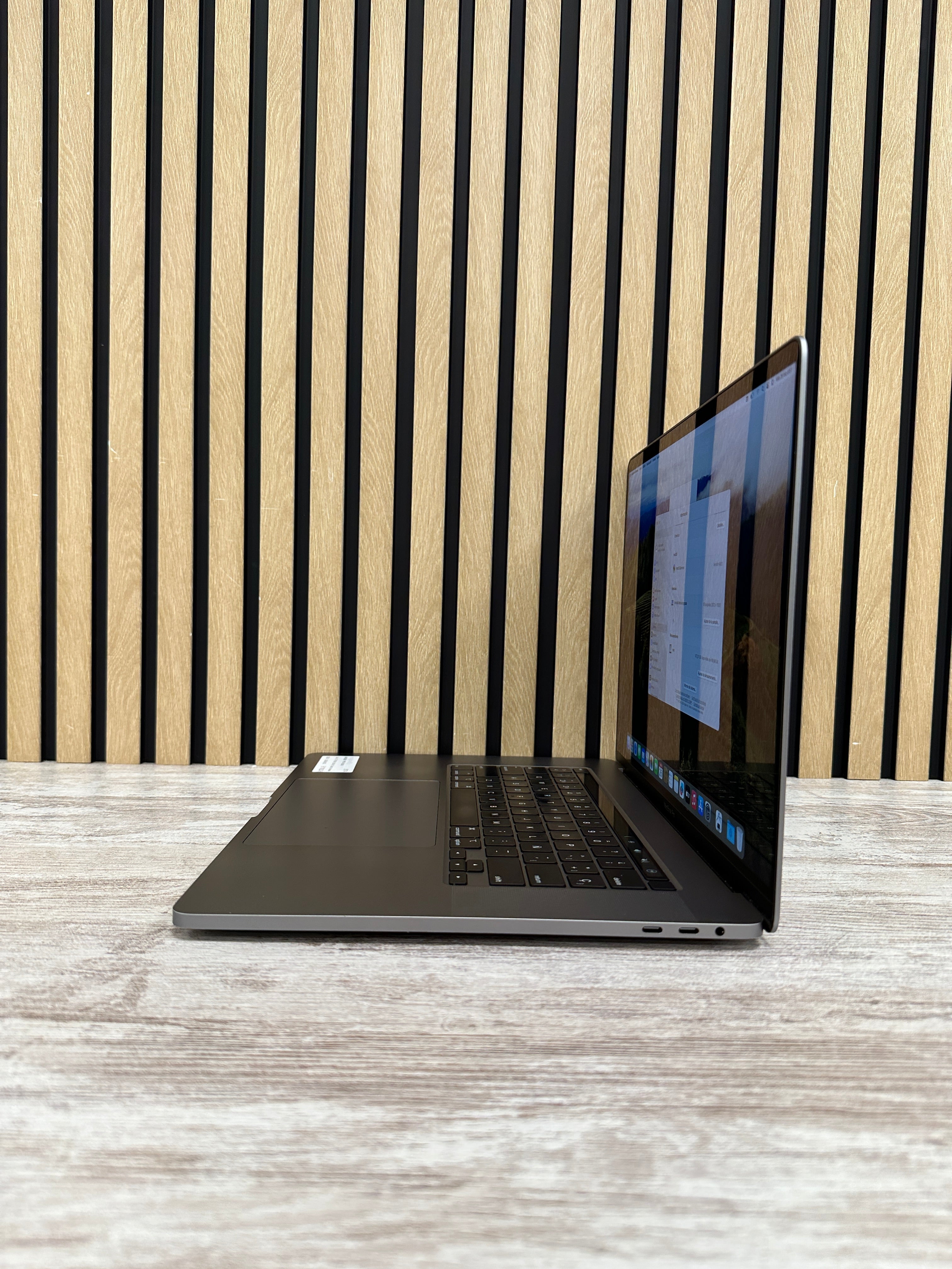 MacBook Pro 16" 2019 i7 32gb 500gb SSD