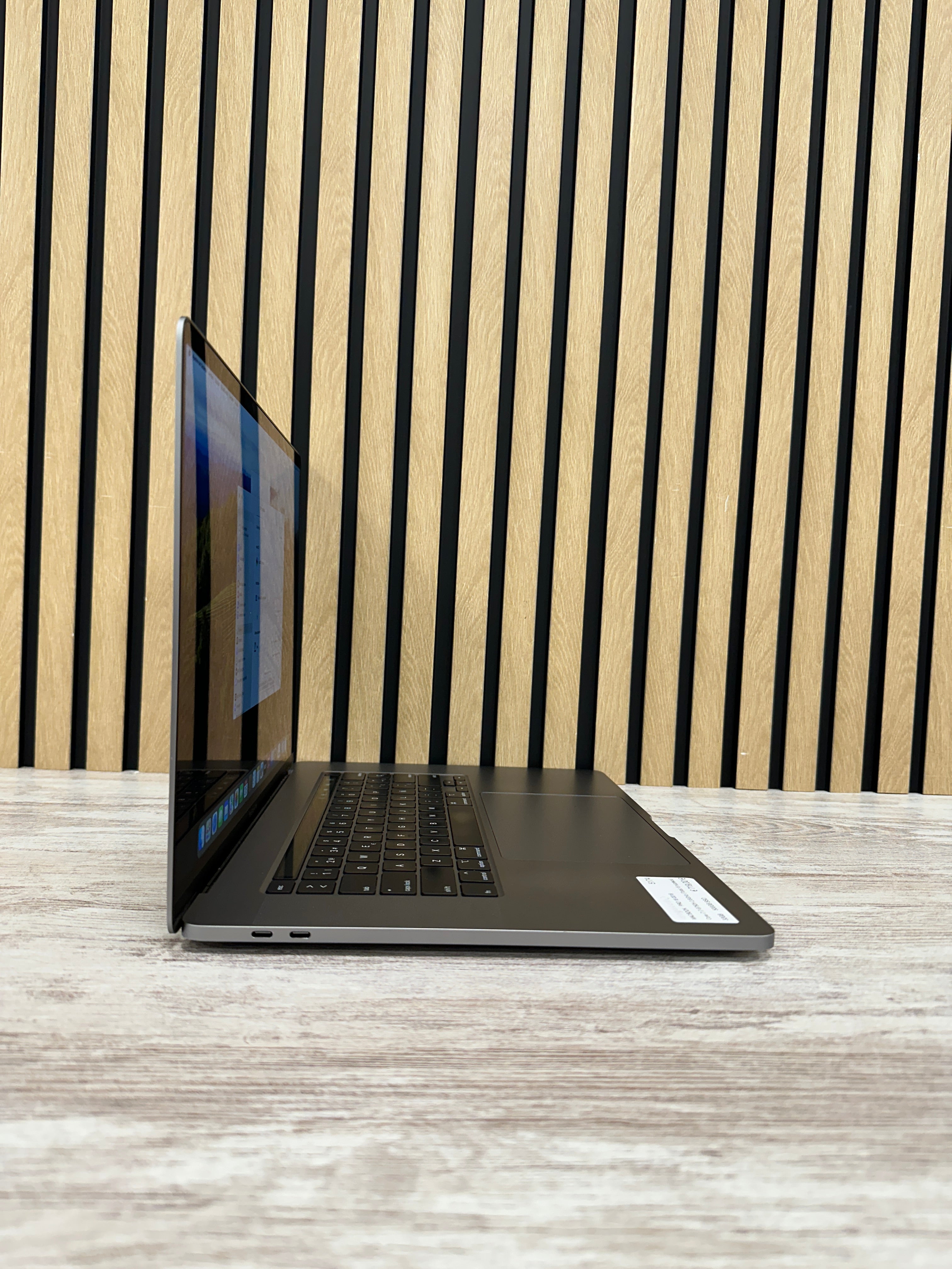 MacBook Pro 16" 2019 i7 32gb 500gb SSD