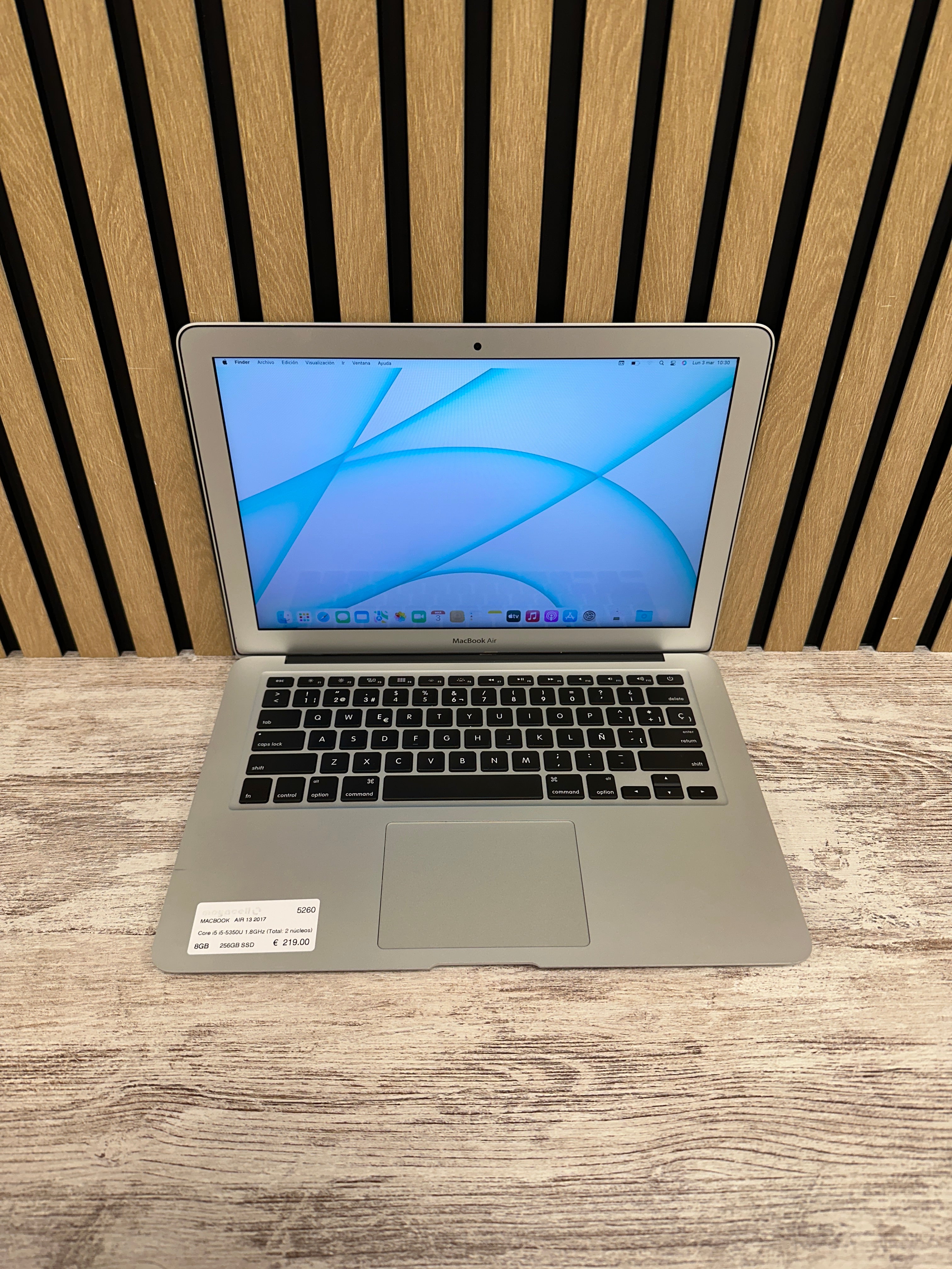 MacBook Air 13" 2017 i5 8gb 256gb SSD