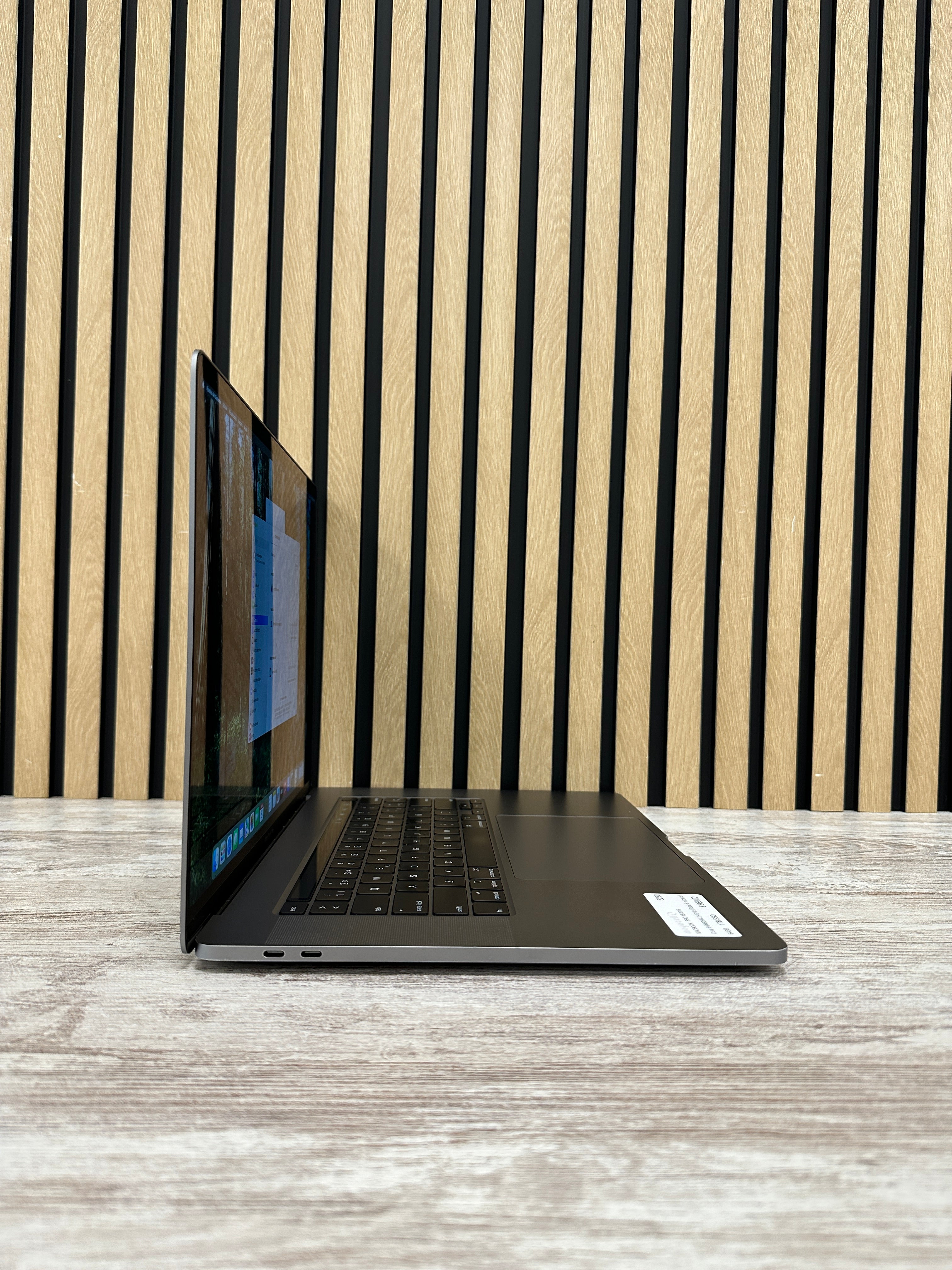 MacBook Pro 16" 2019 i9 64gb 1tb SSD