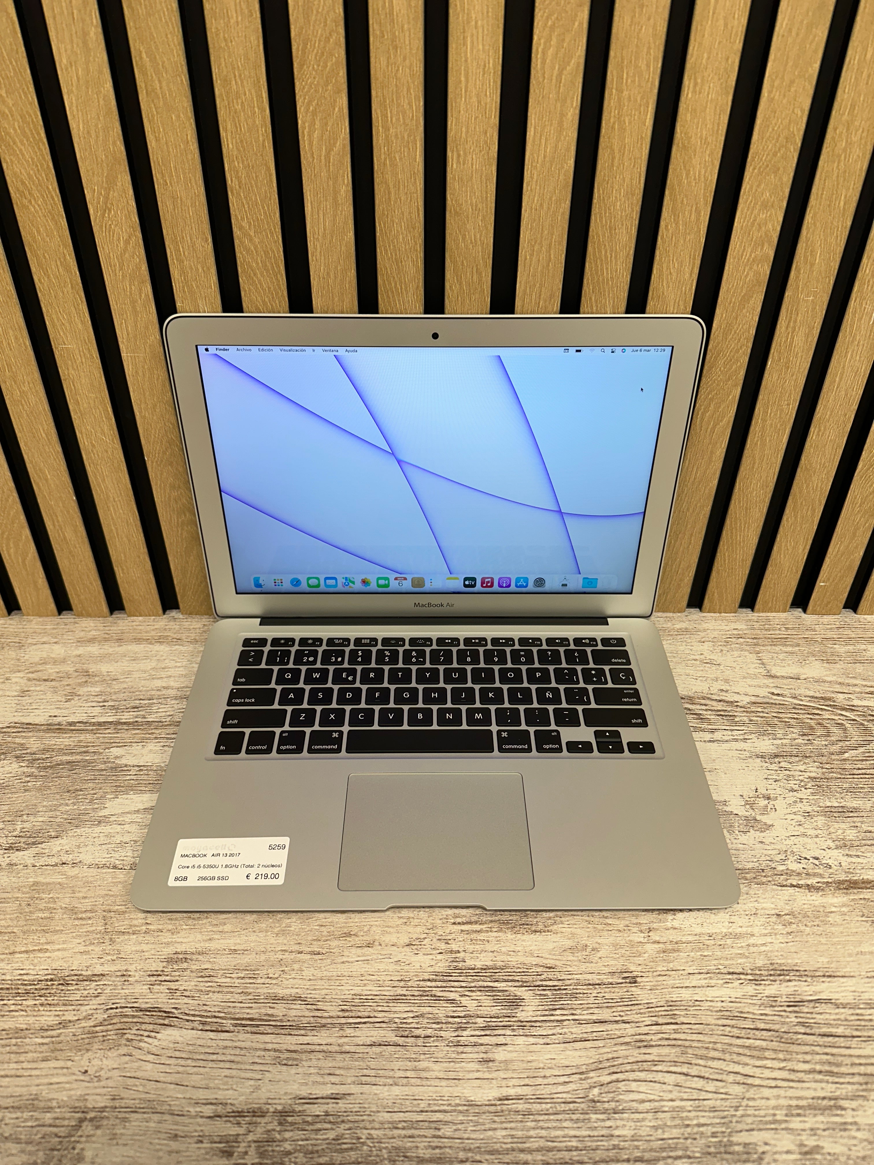 MacBook Air 13" 2017 i5 8gb 256gb SSD