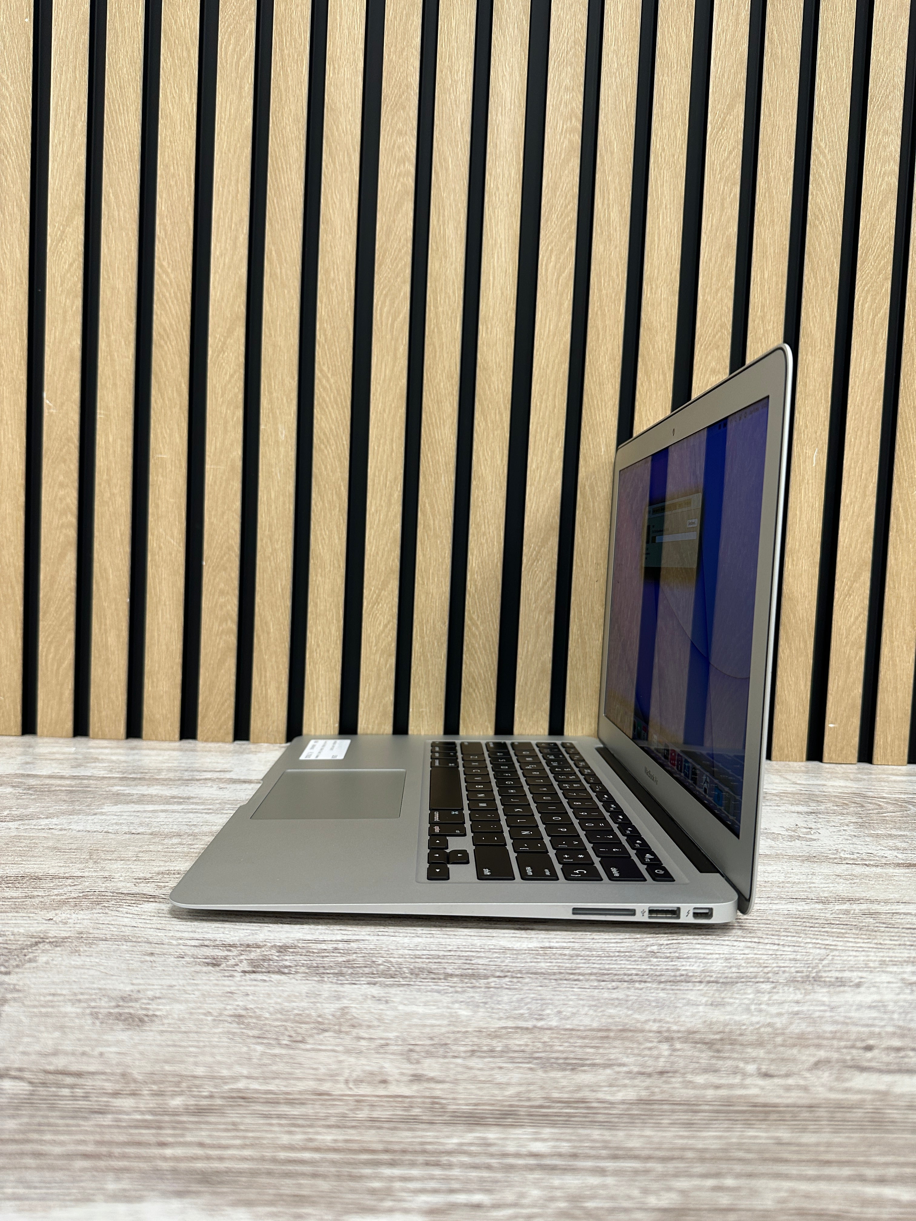 MacBook Air 13" 2017 i5 8gb 256gb SSD