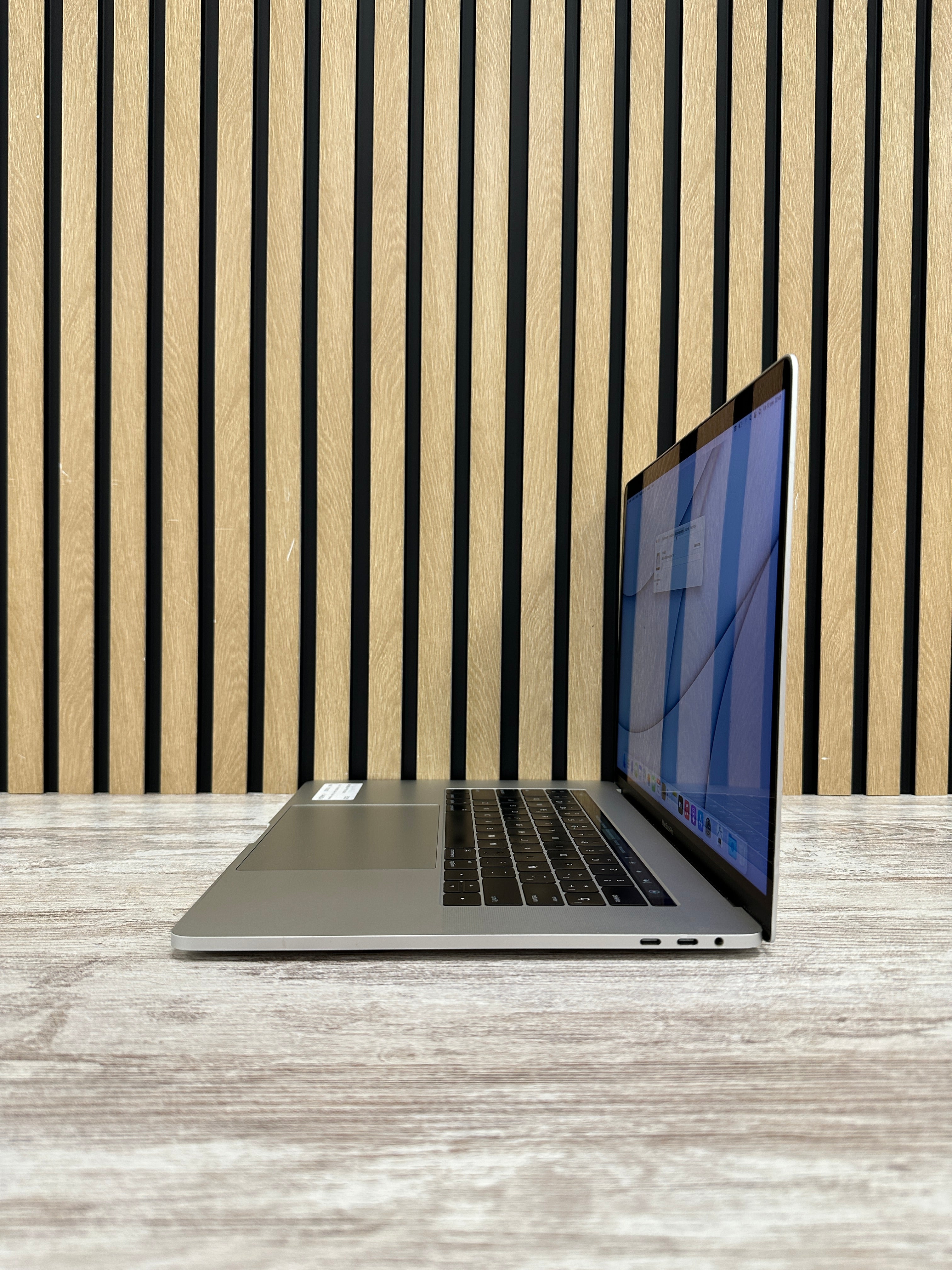 MacBook Pro 15" 2016 i7 16gb 1tb SSD