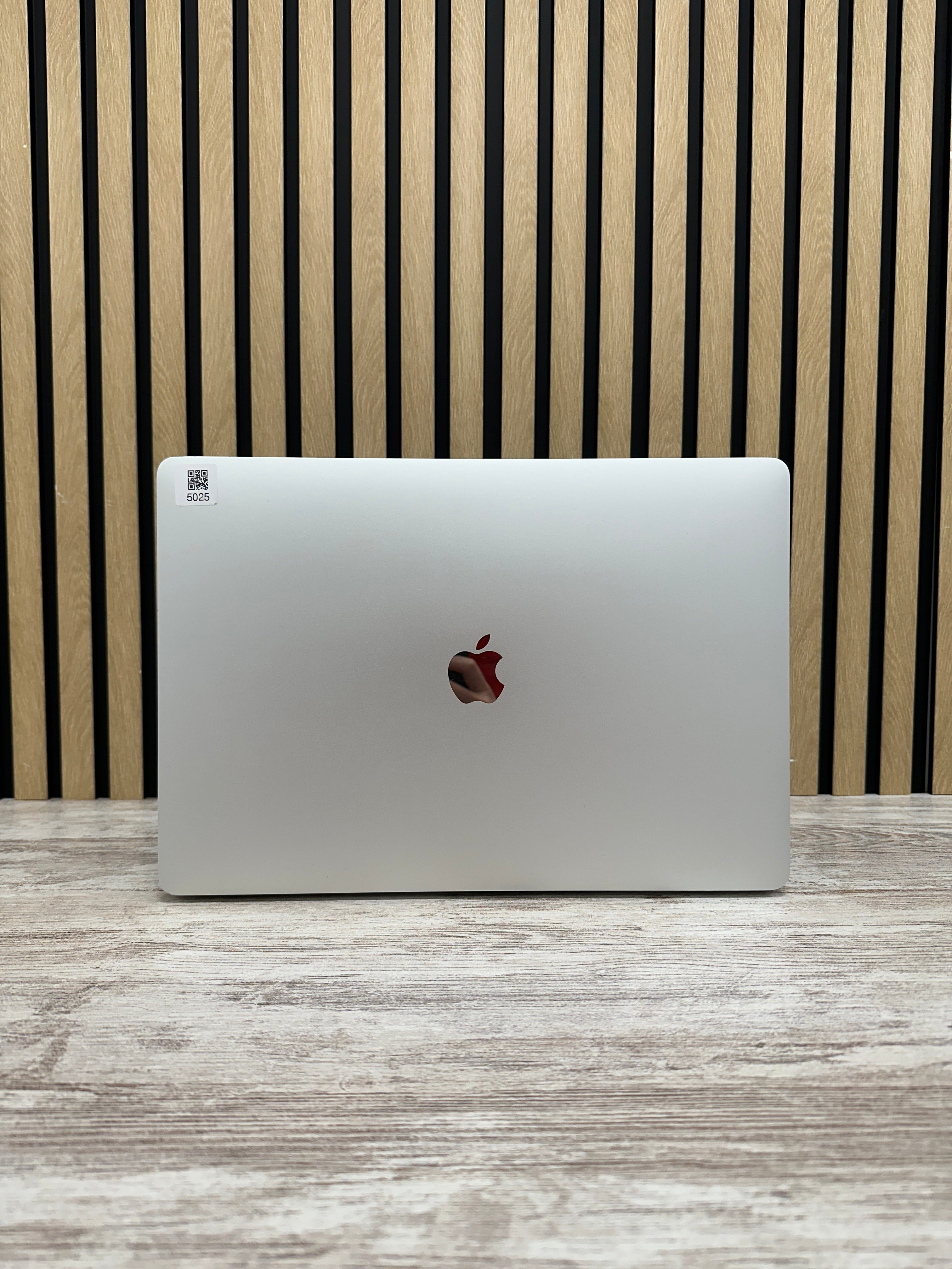 MacBook Pro 15" 2016 i7 16gb 1tb SSD