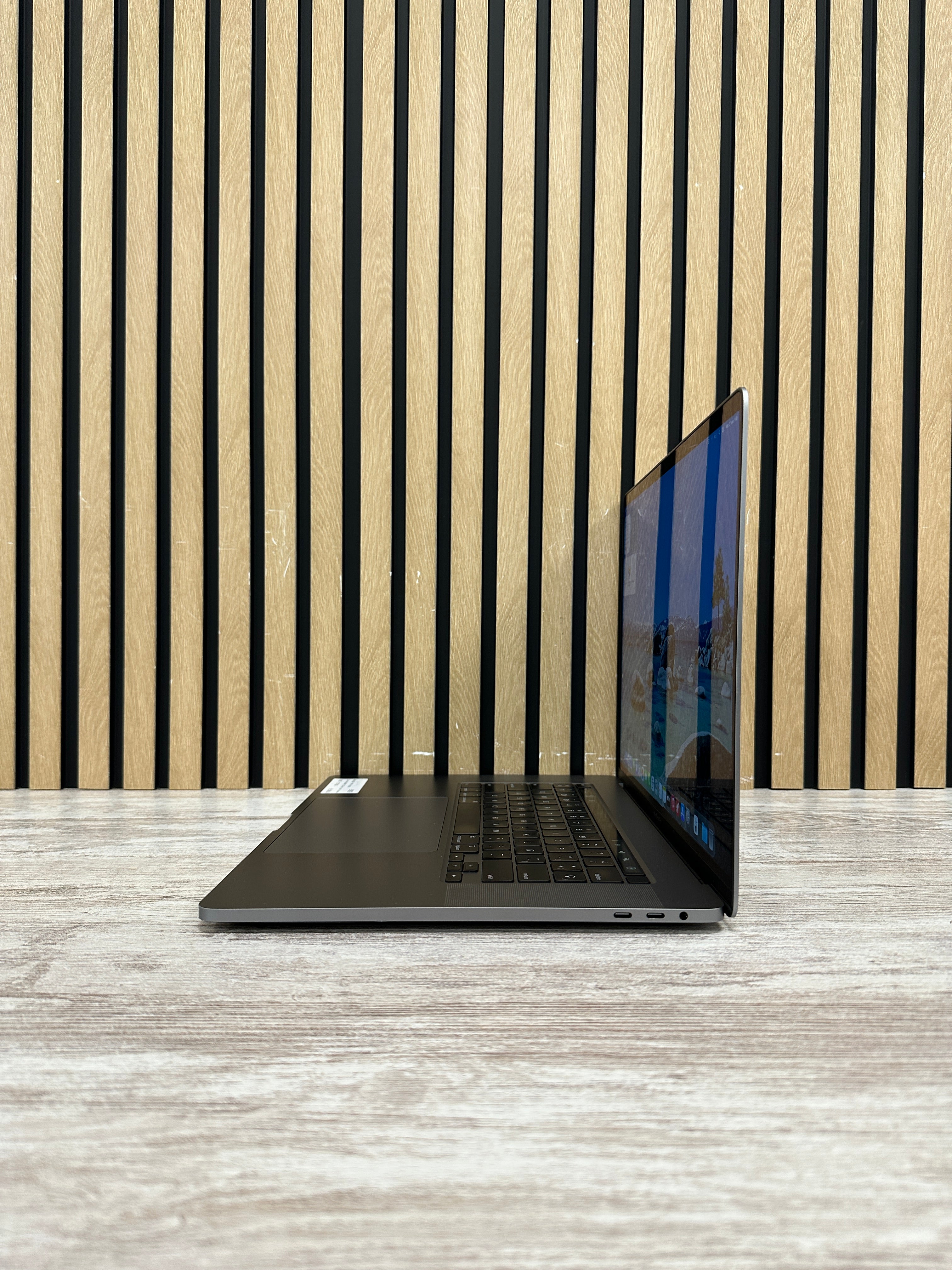 MacBook Pro 16" 2019 i9 32gb 1tb SSD