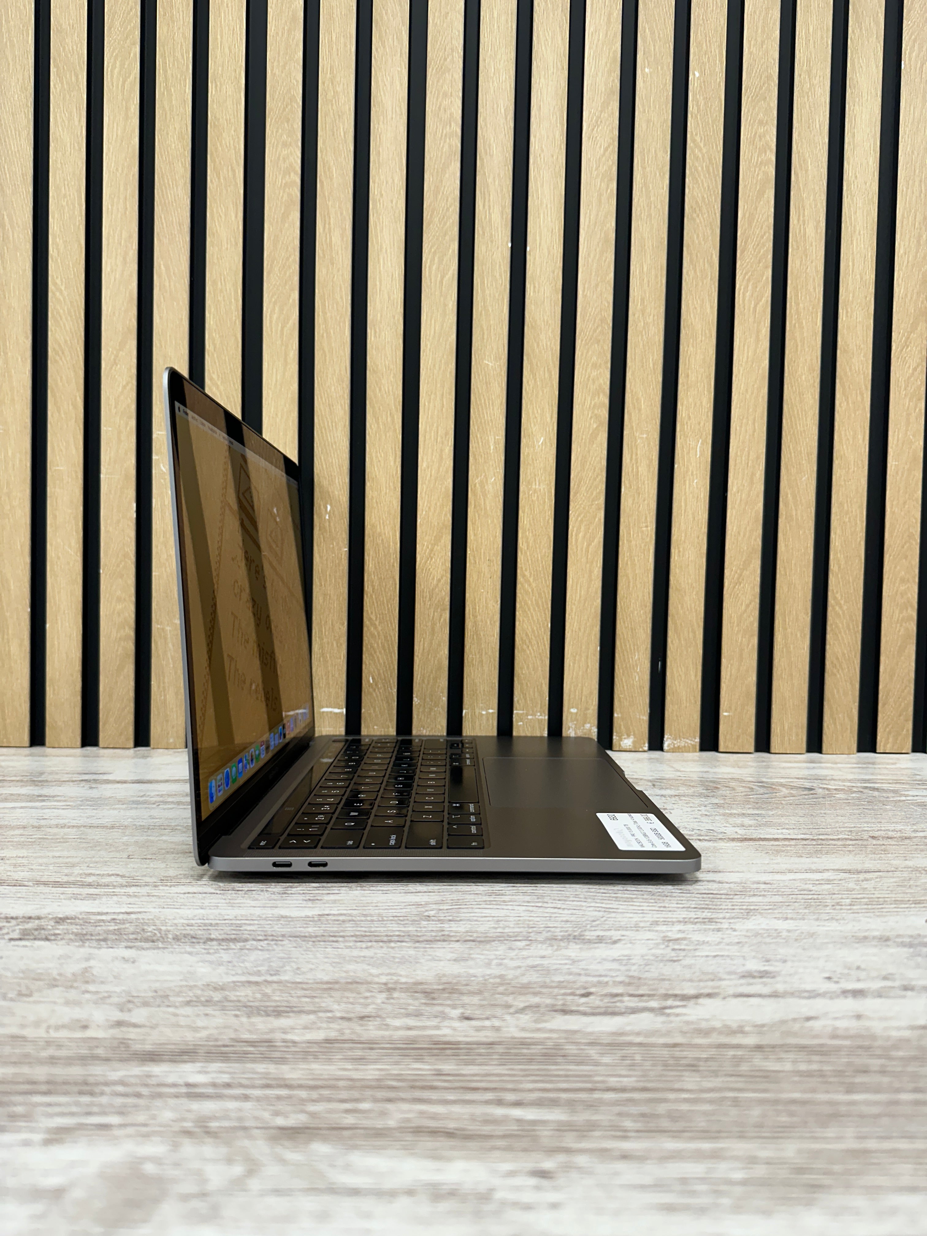 MacBook Pro 13" 2020 TB i5 16gb 500gb SSD