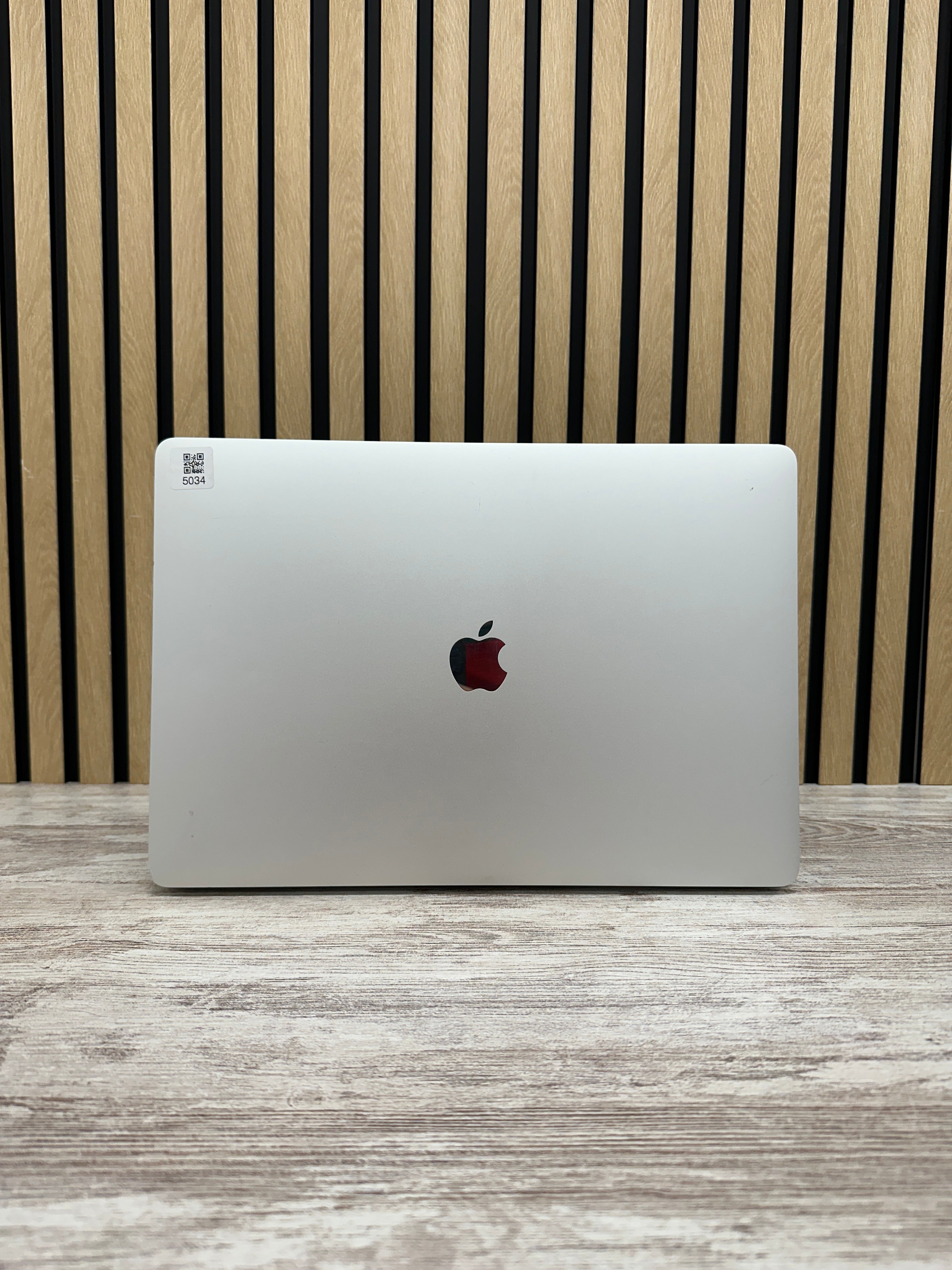 MacBook Pro 15" 2018 i7 16gb 500gb SSD