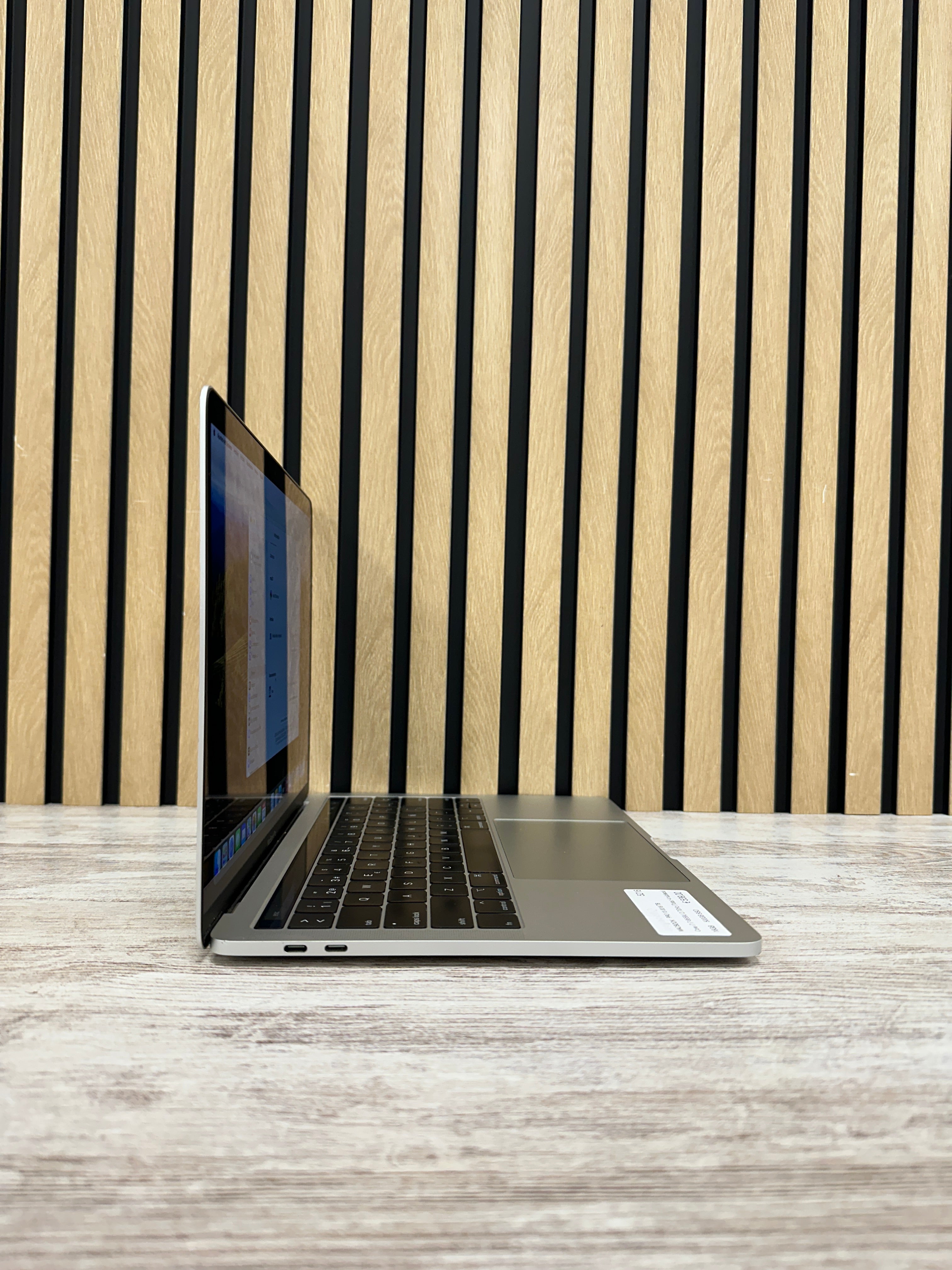 MacBook Pro 13" 2018 TB i7 16gb 500gb SSD