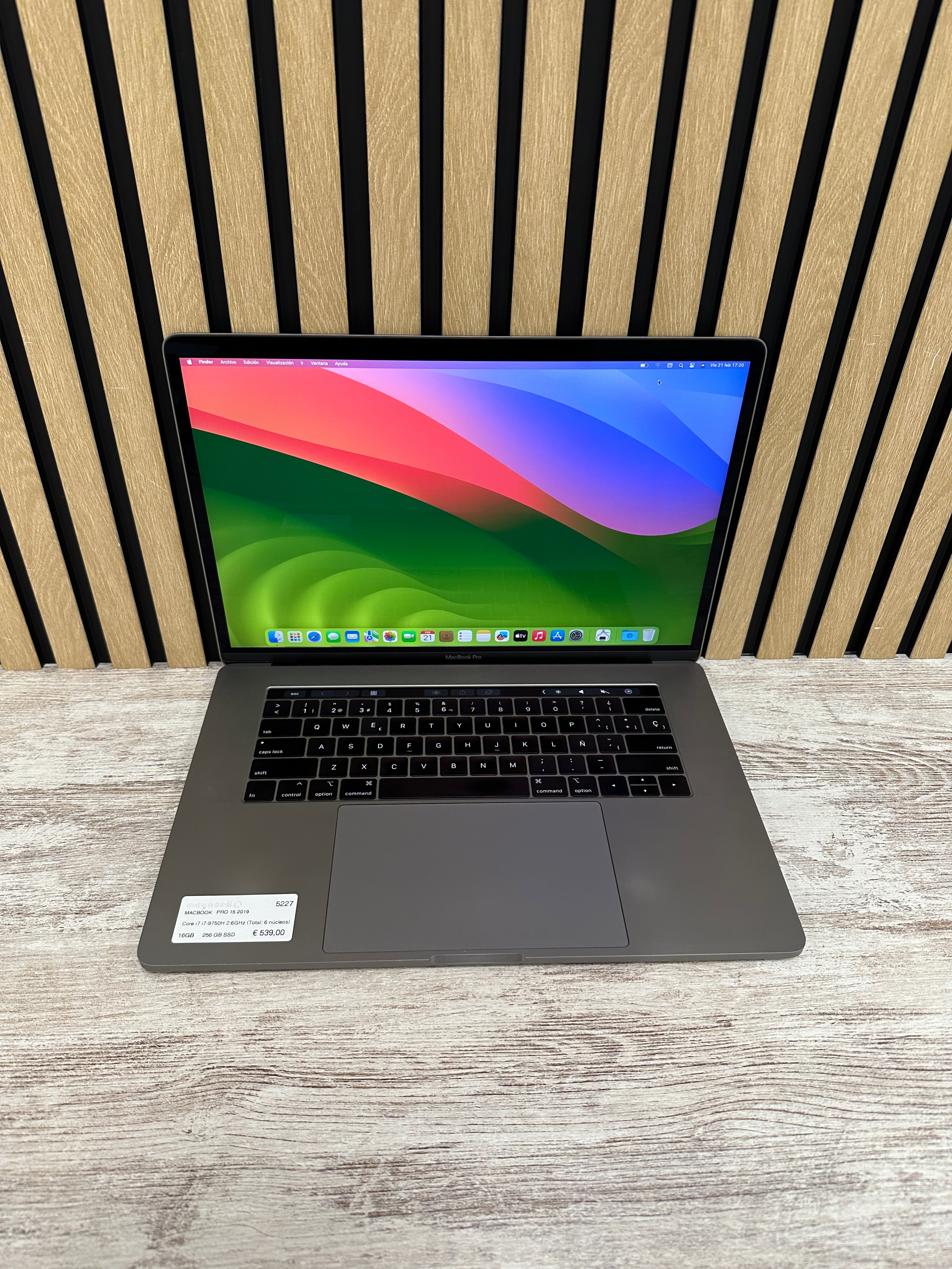 MacBook Pro 15" 2019 i7 16gb 256gb SSD