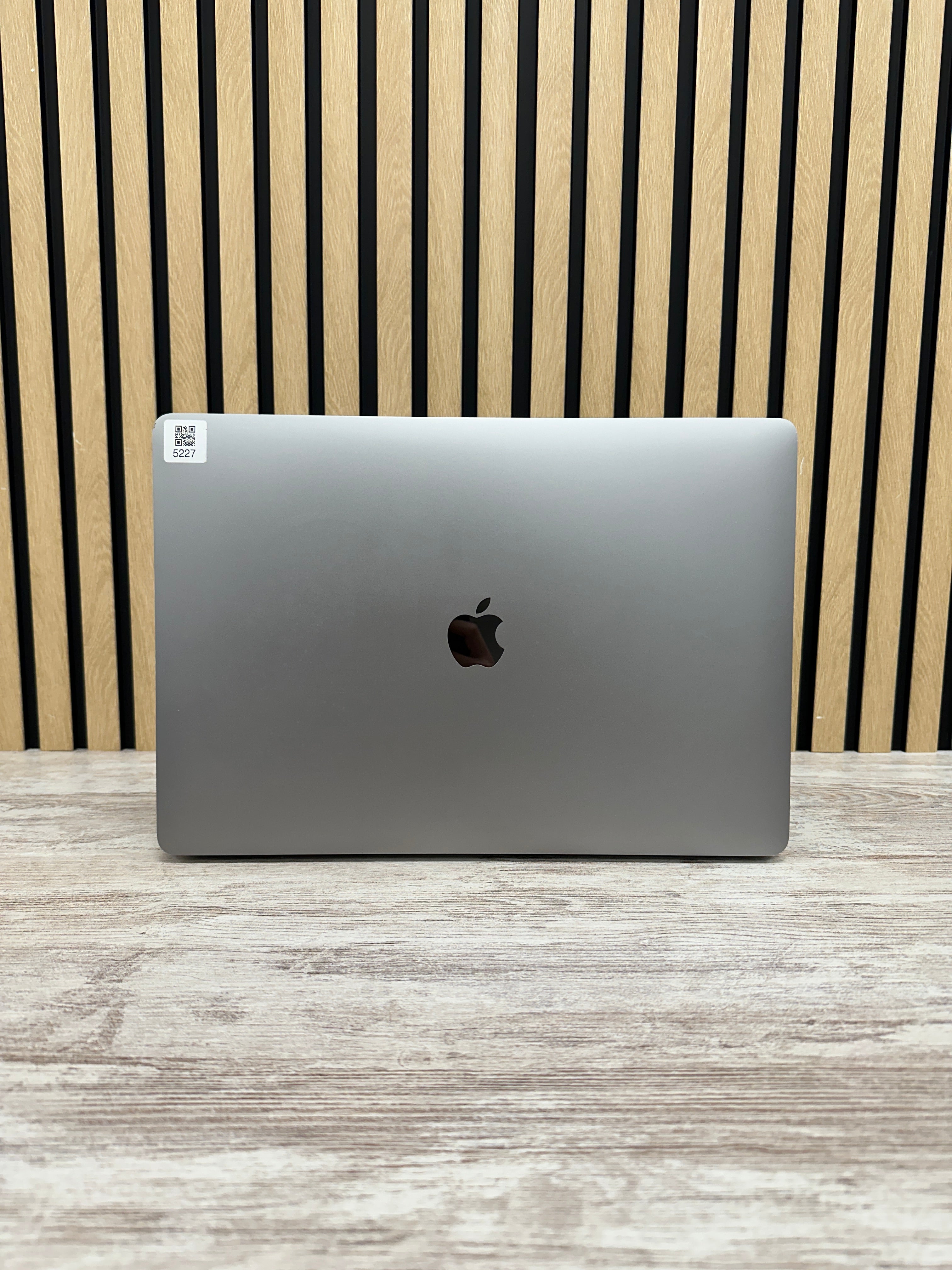 MacBook Pro 15" 2019 i7 16gb 256gb SSD