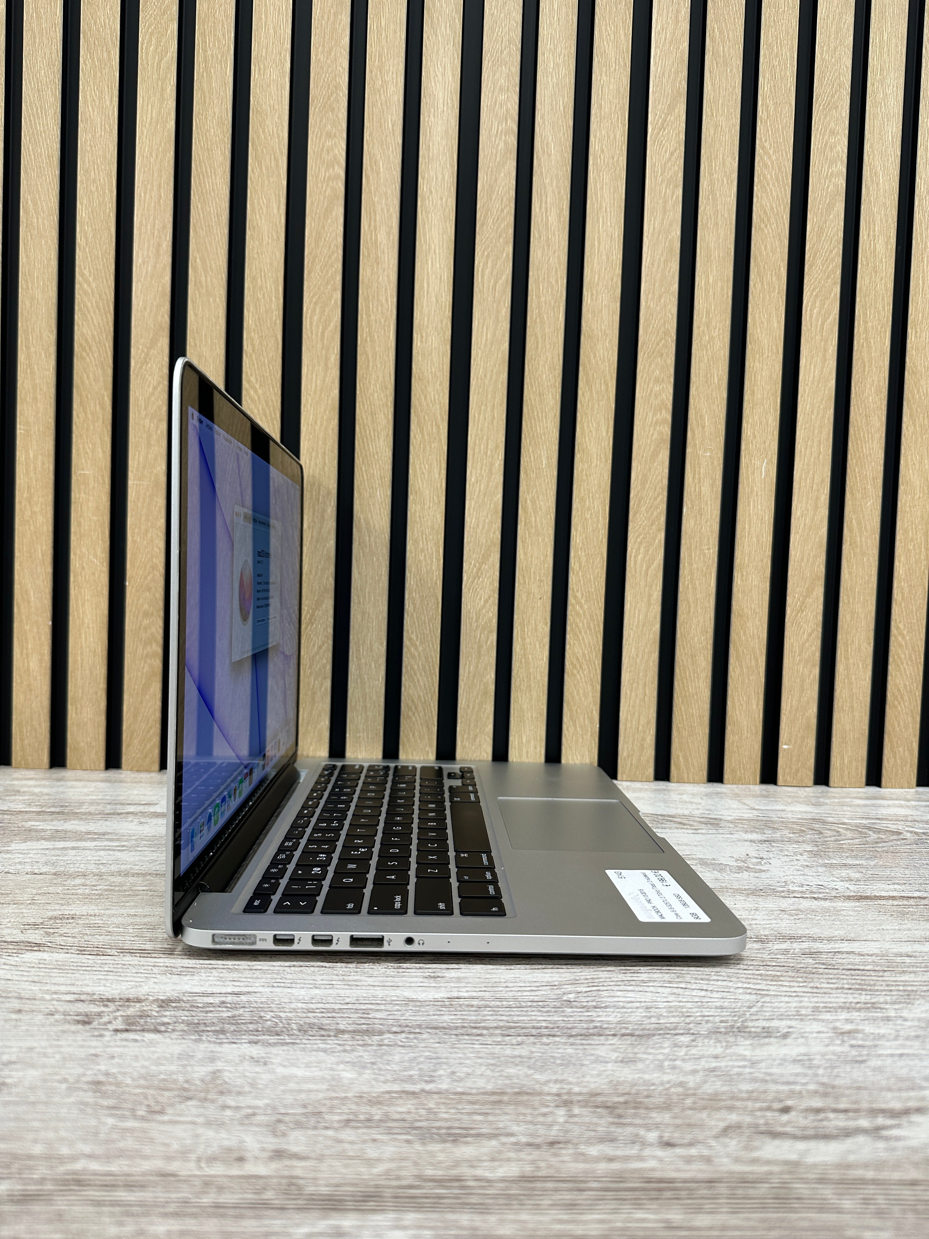 MacBook Pro 13" 2015 i5 8gb 128gb SSD