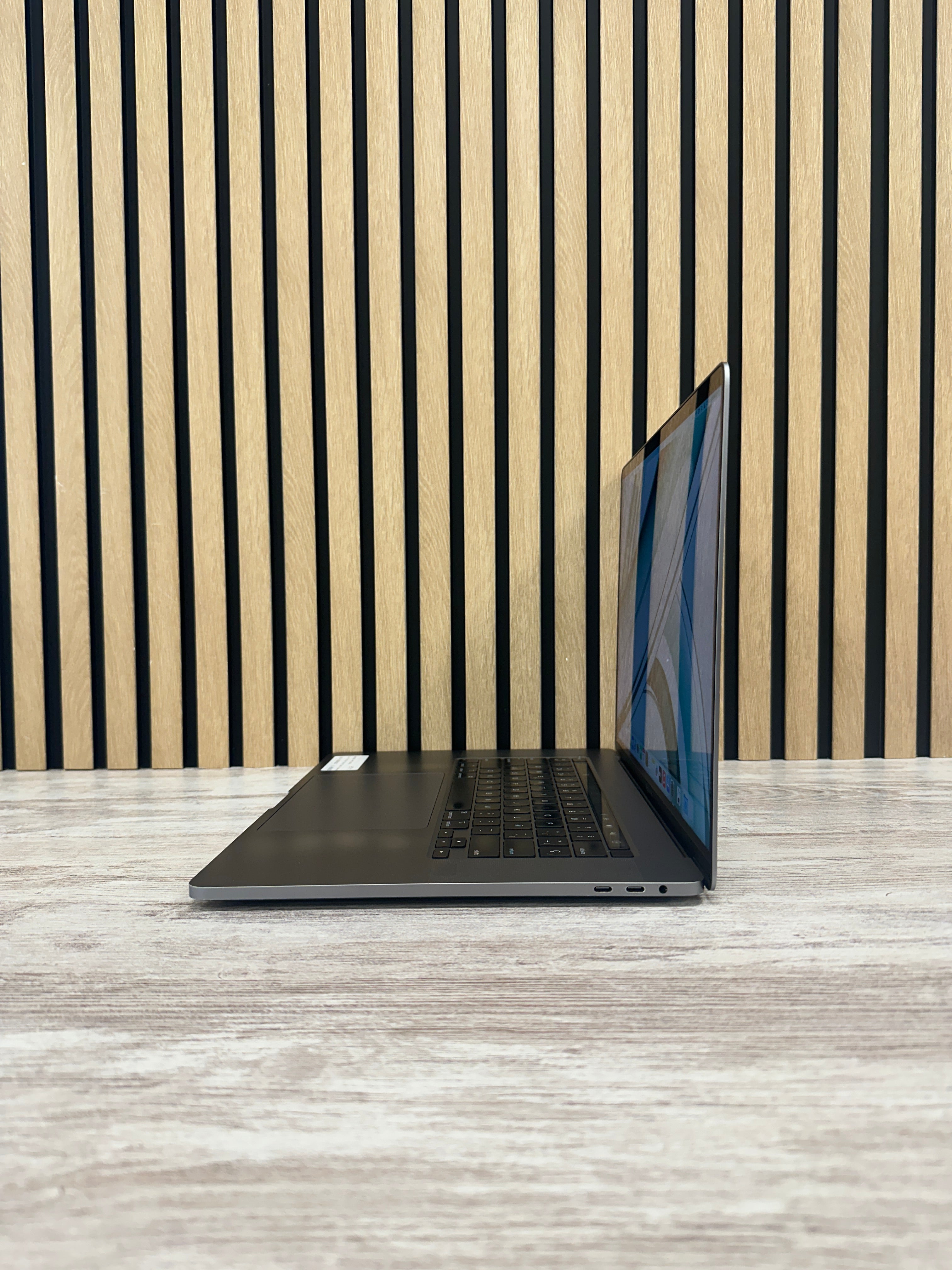 MacBook Pro 16" 2019 i7 16gb 500gb SSD - Moyacell