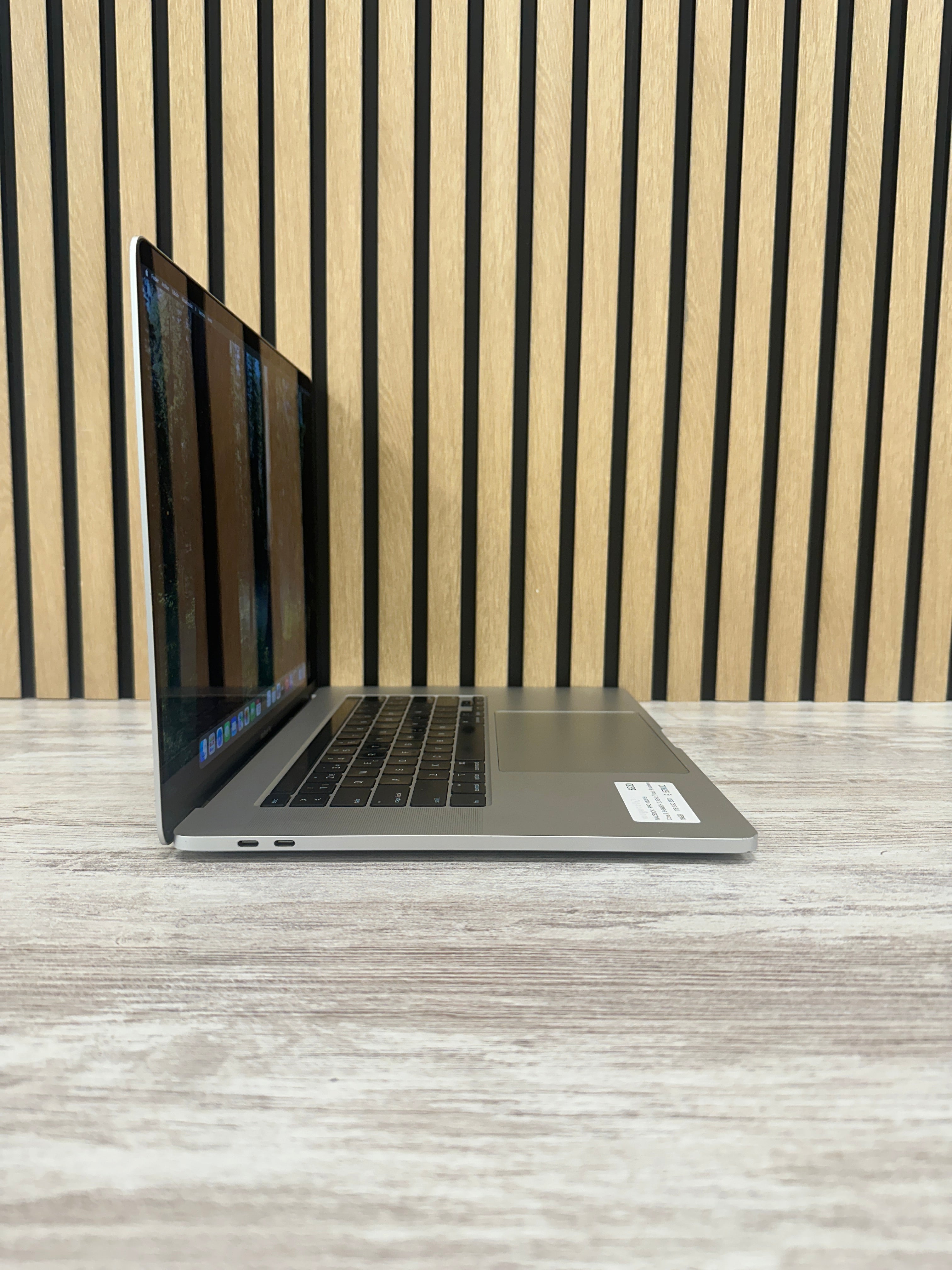 MacBook Pro 16" 2019 i9 16gb 1tb SSD - Moyacell