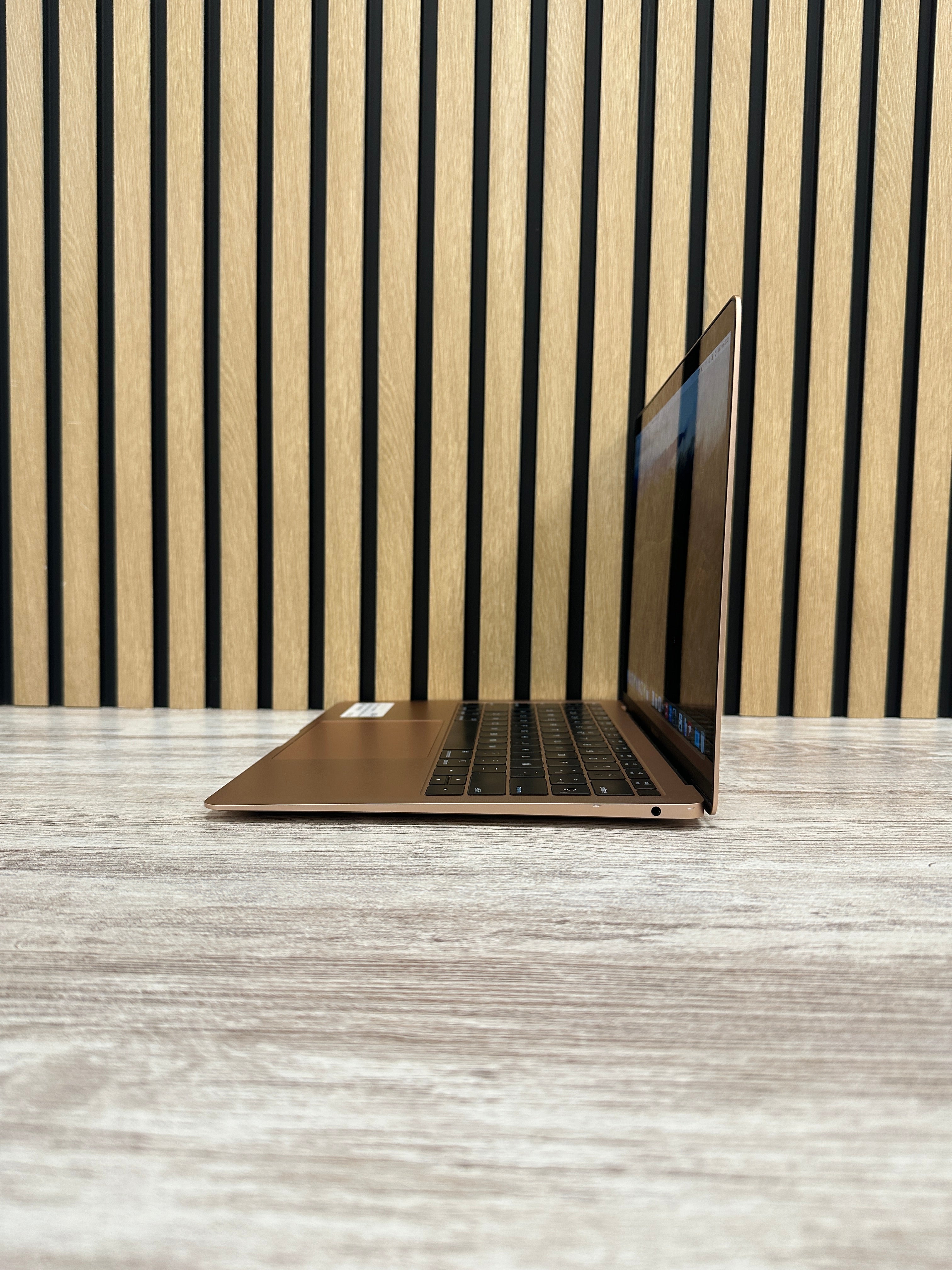 MacBook Air 13" 2019 i5 8gb 128gb SSD - Moyacell