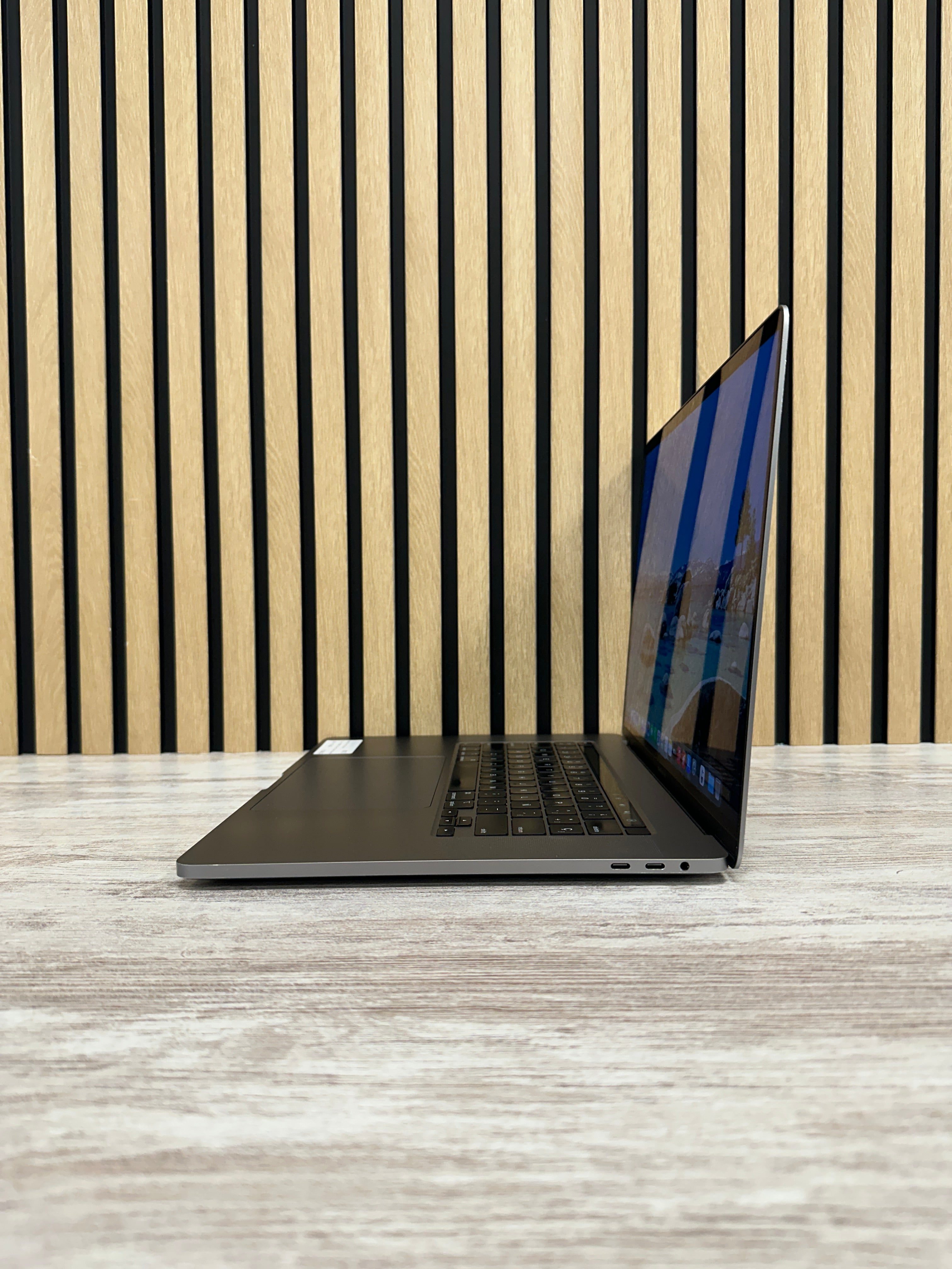 MacBook Pro 16" 2019 i9 32gb 1tb SSD - Moyacell