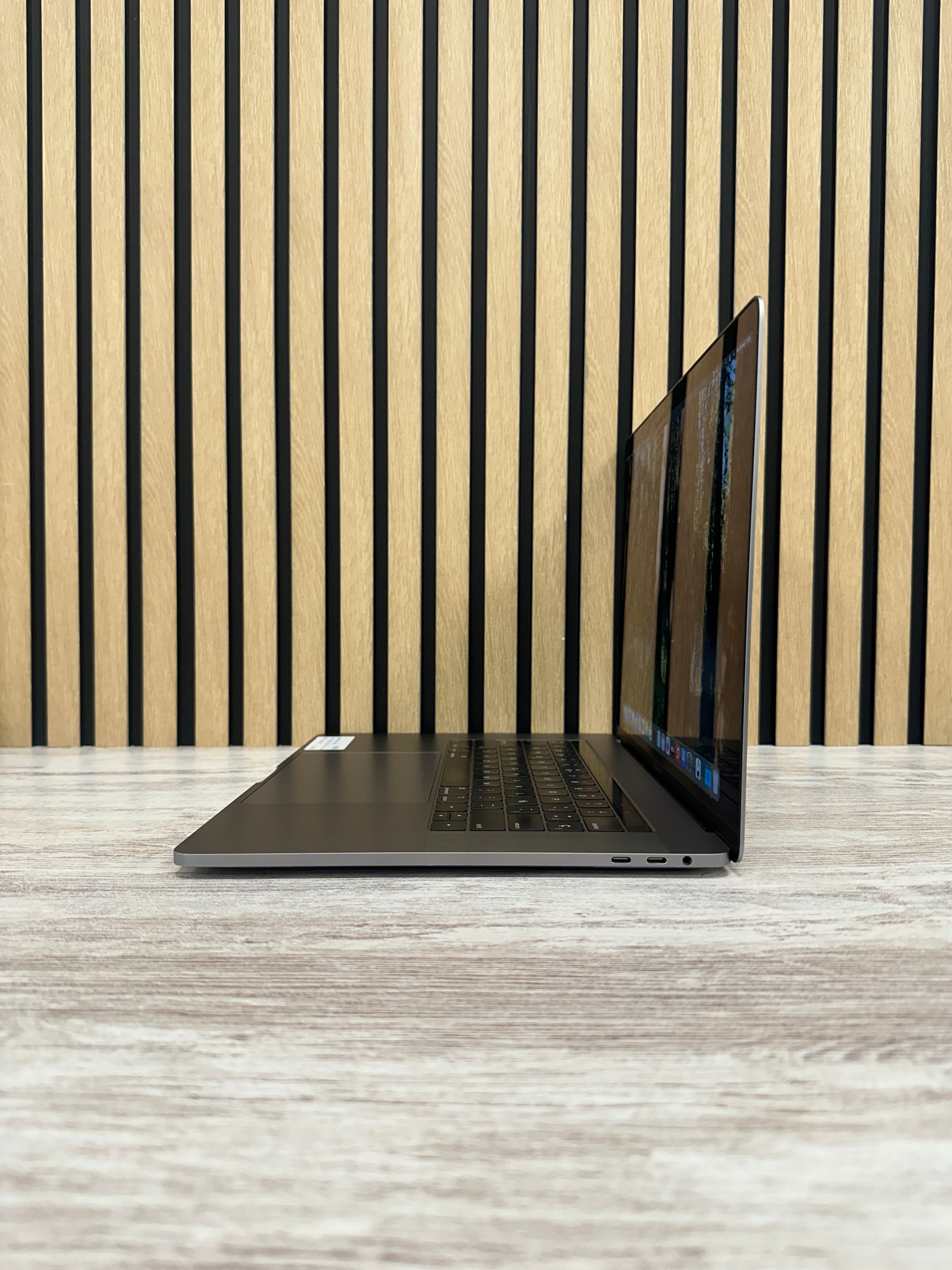 MacBook Pro 15" 2018 i7 32gb 500gb SSD