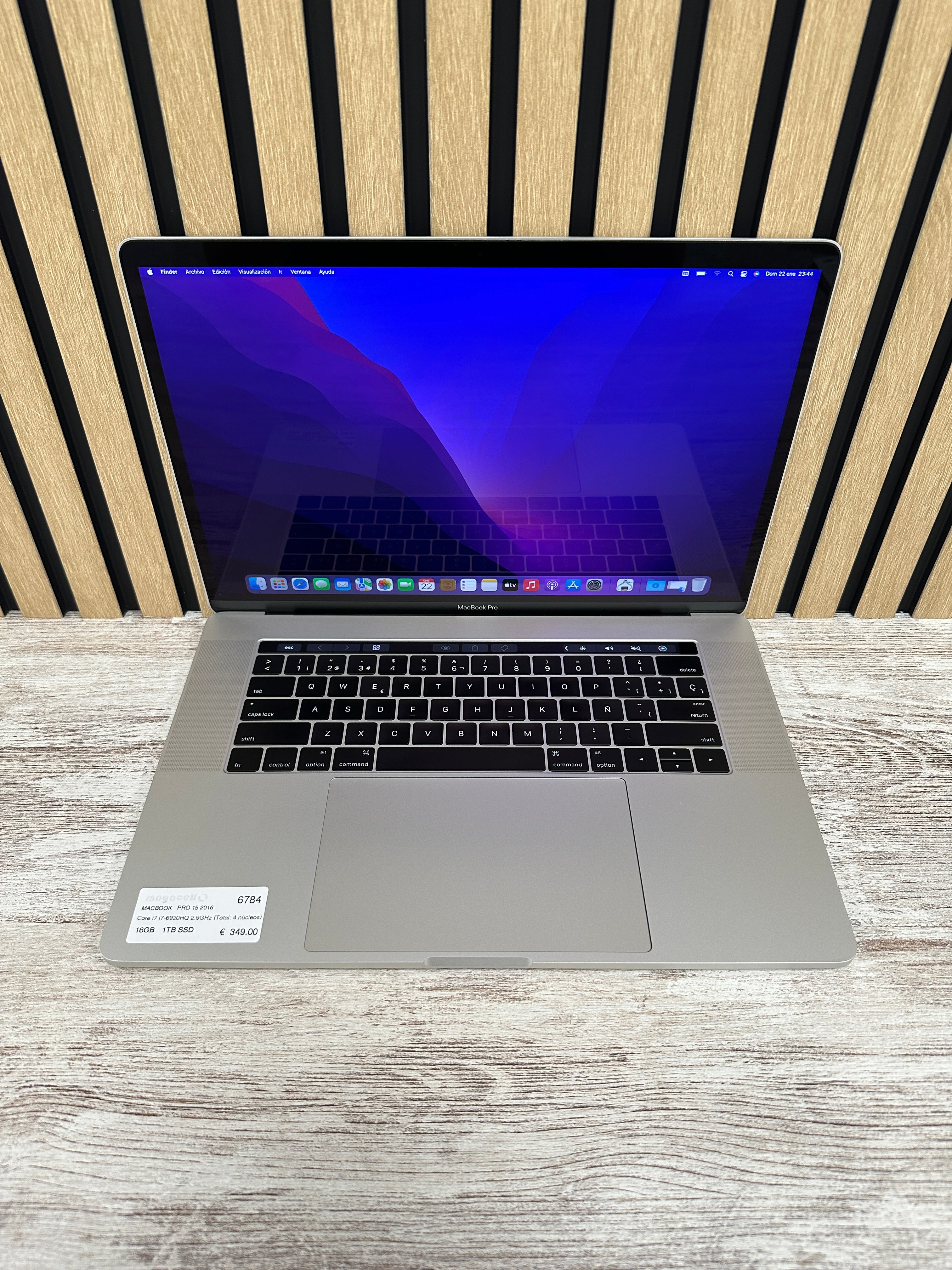 MacBook Pro 15" 2016 i7 16gb 1tb SSD - Moyacell