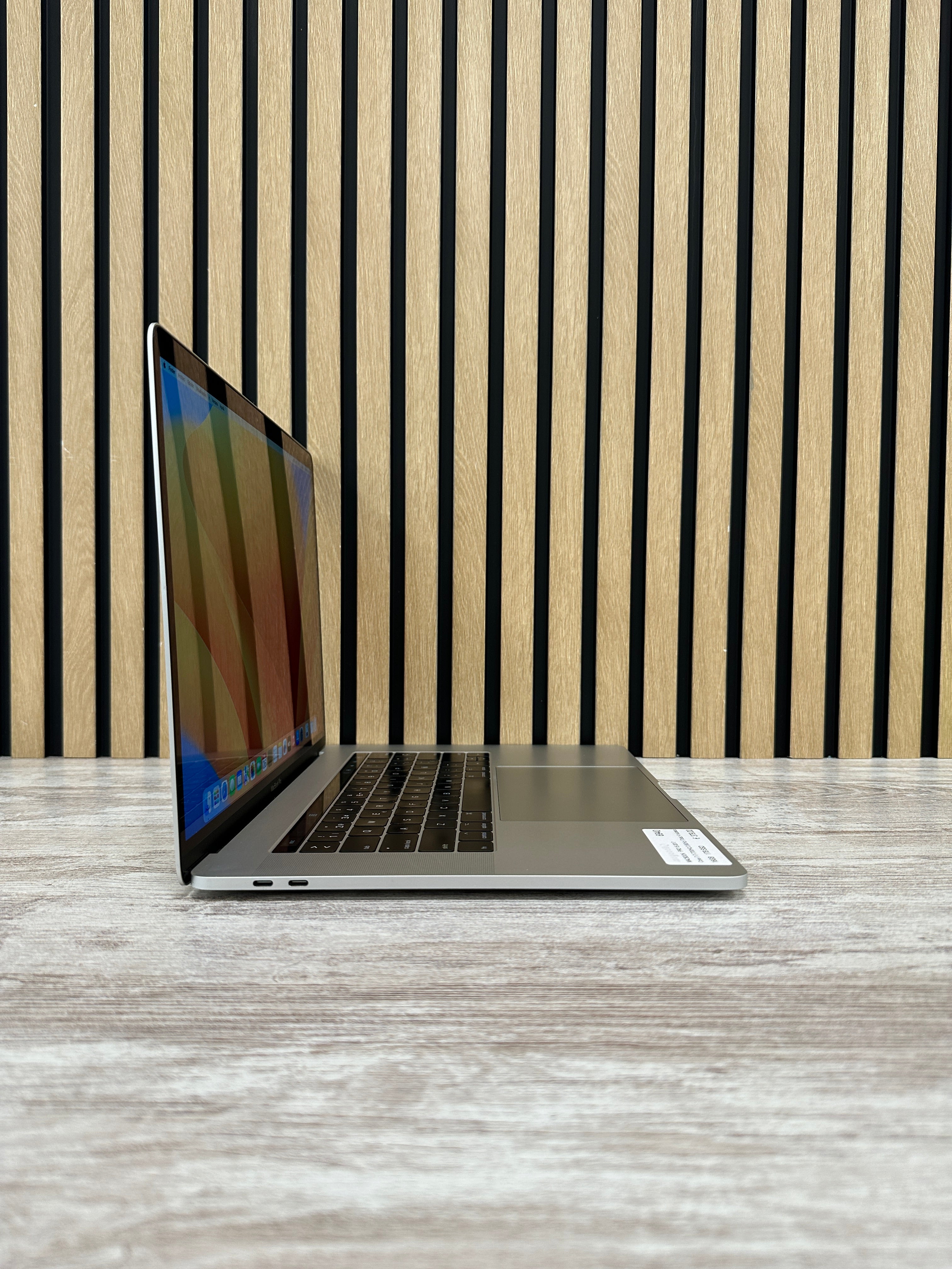 MacBook Pro 15" 2017 i7 16gb 1tb SSD - Moyacell