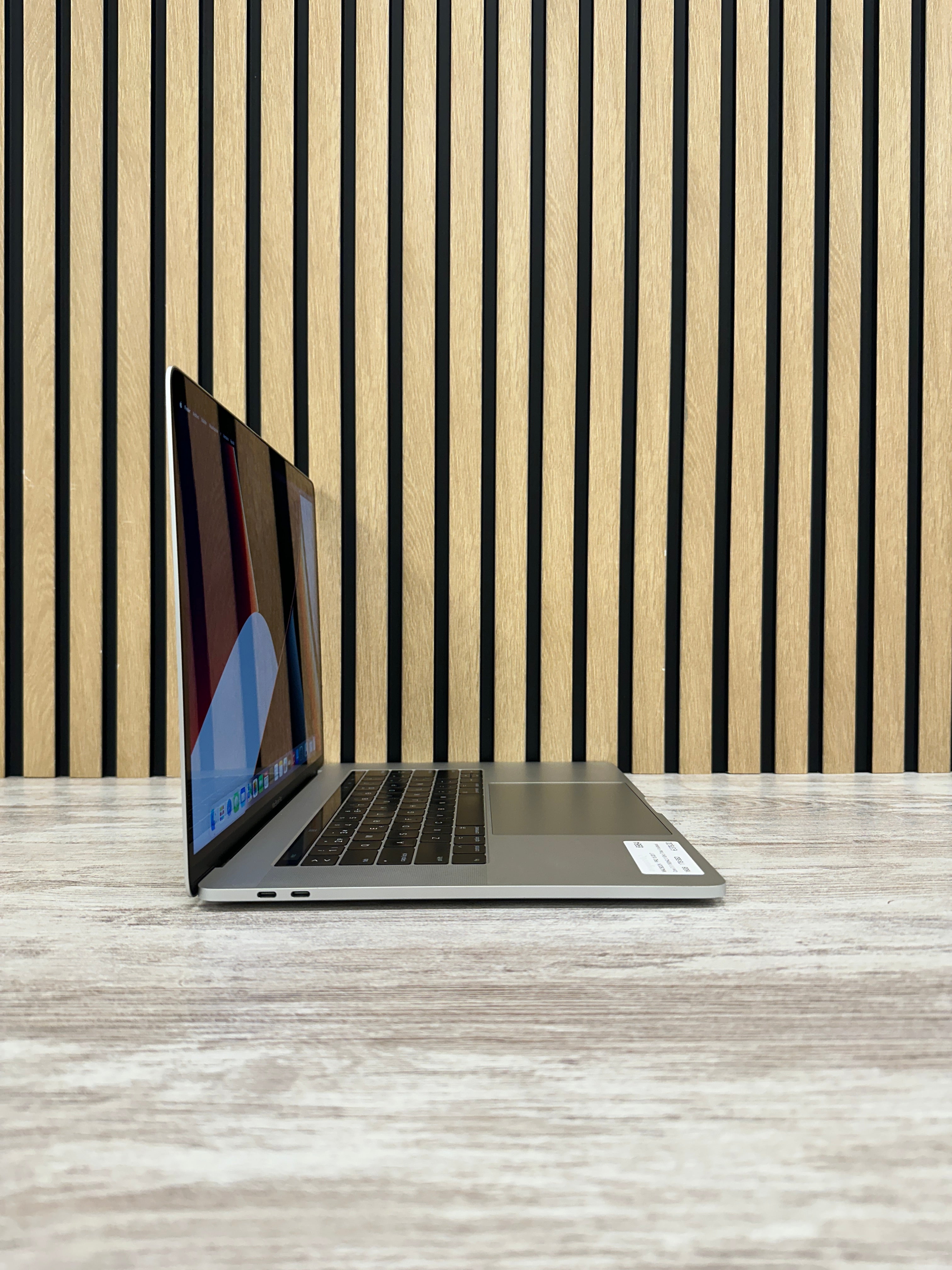 MacBook Pro 15" 2017 i7 16gb 1tb SSD