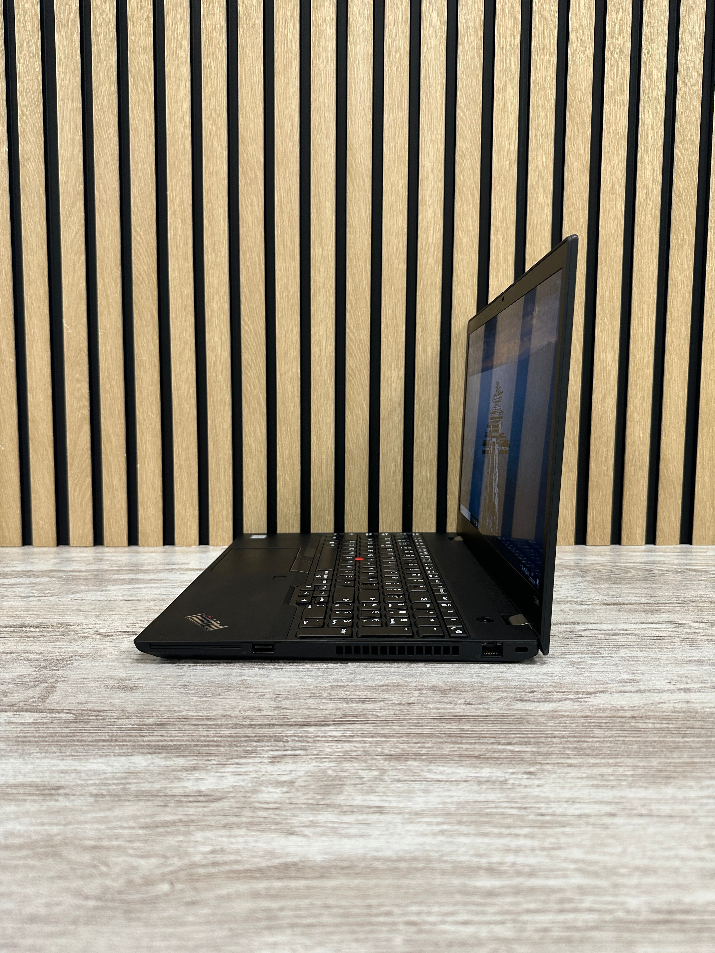 Lenovo Thinkpad T590 i5 8gb 256gb SSD