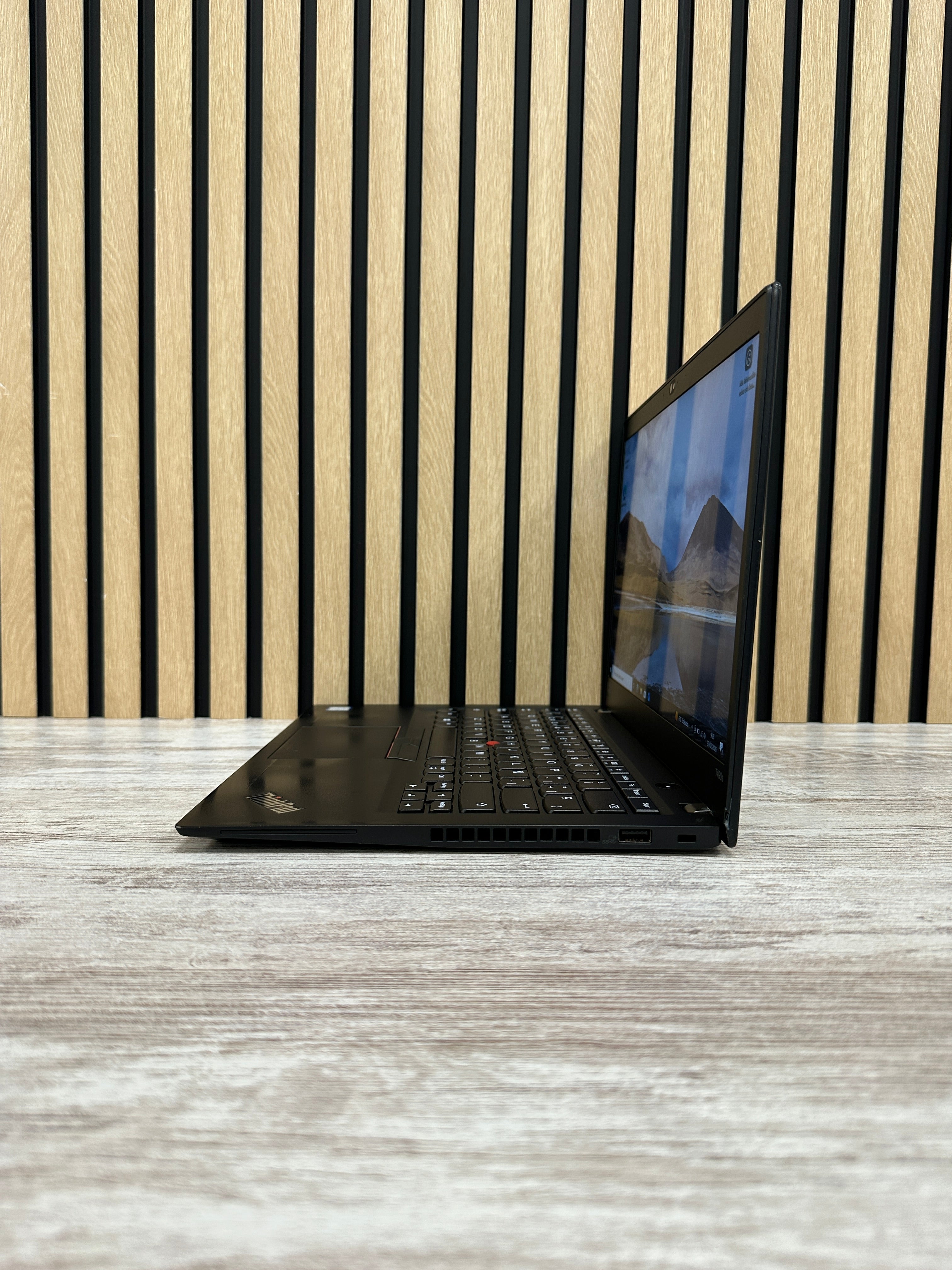 Lenovo Thinkpad T490S i5 8gb 256gb SSD