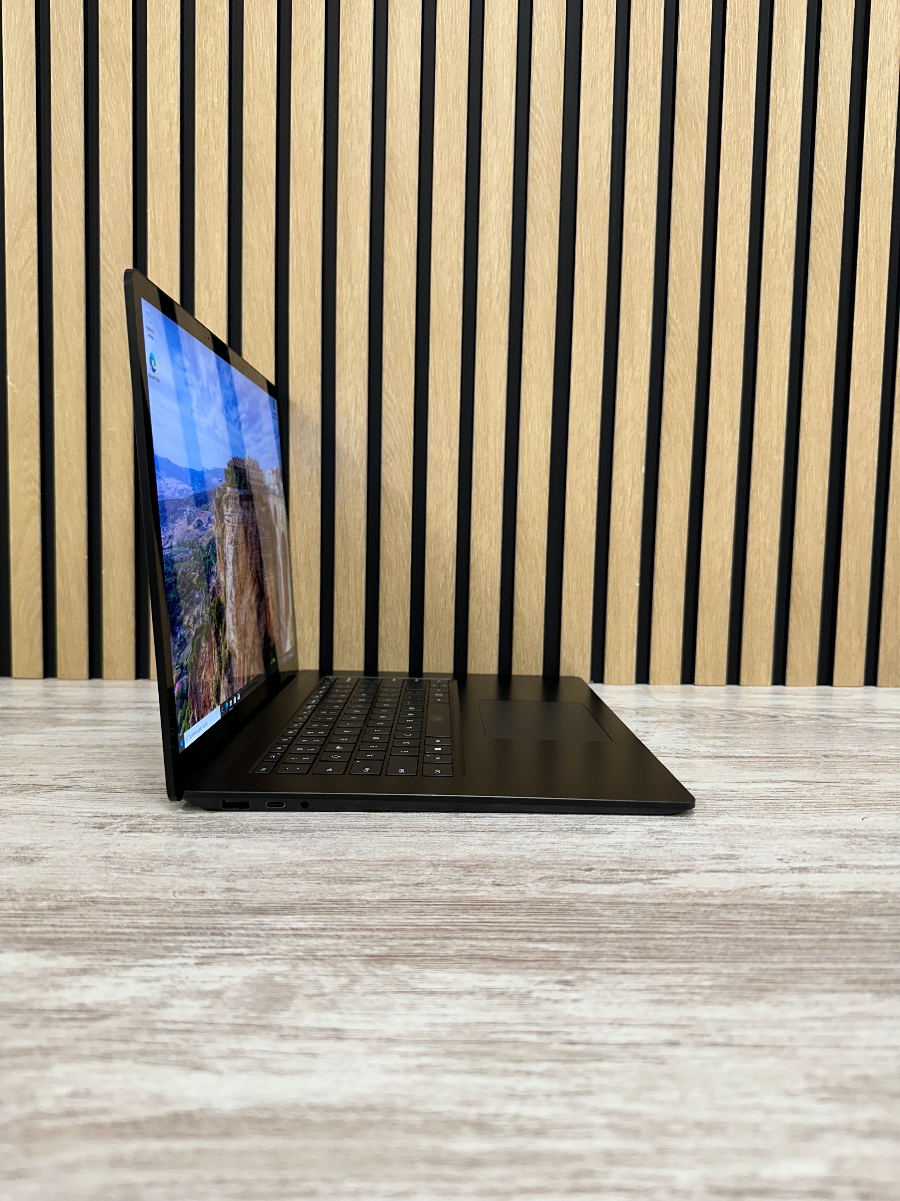 Microsoft Corp Surface Laptop 4 i7 32gb 1tb SSD