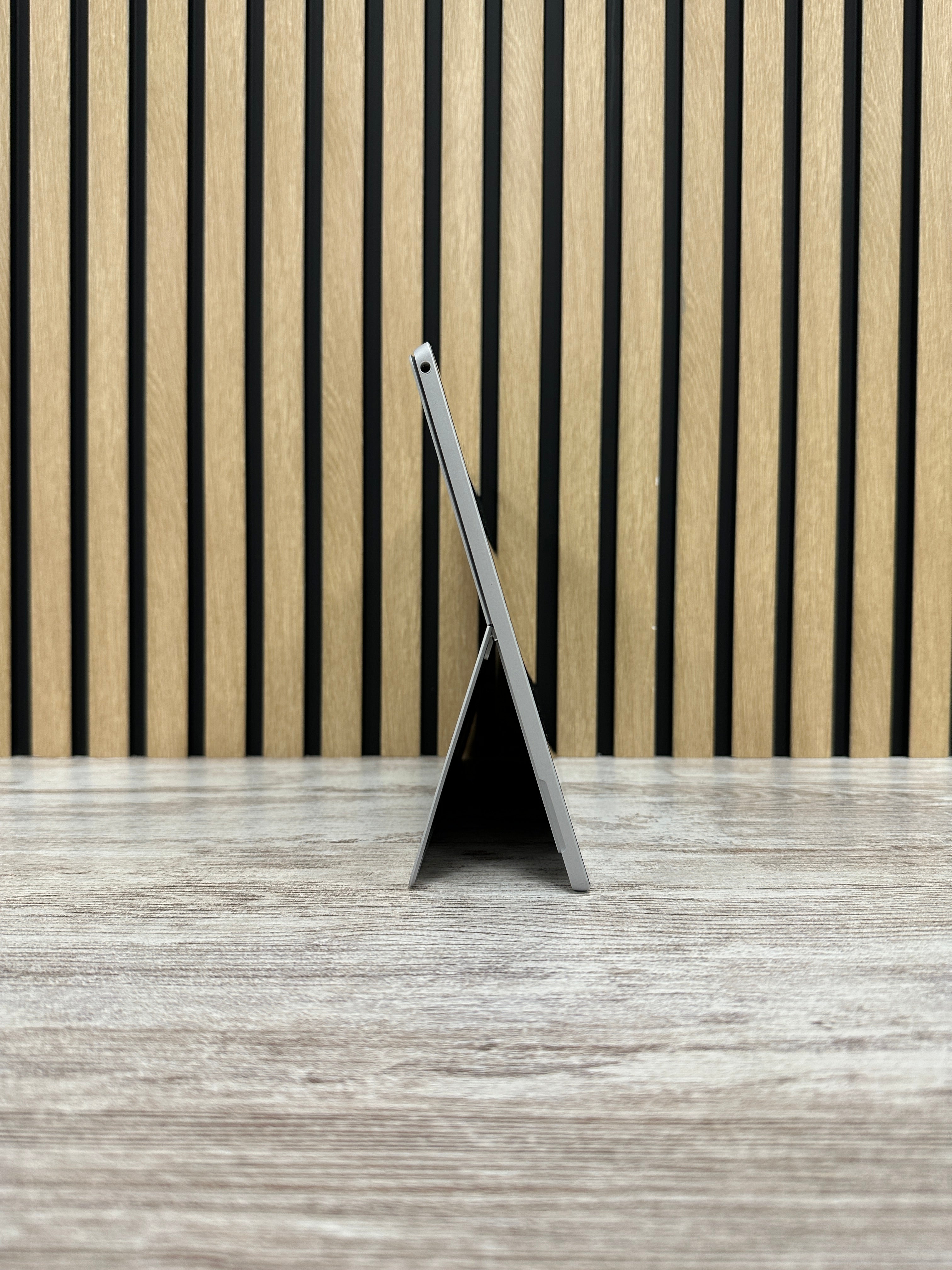 Microsoft Corp Surface Pro 6 i5 8gb 256gb SSD - Moyacell