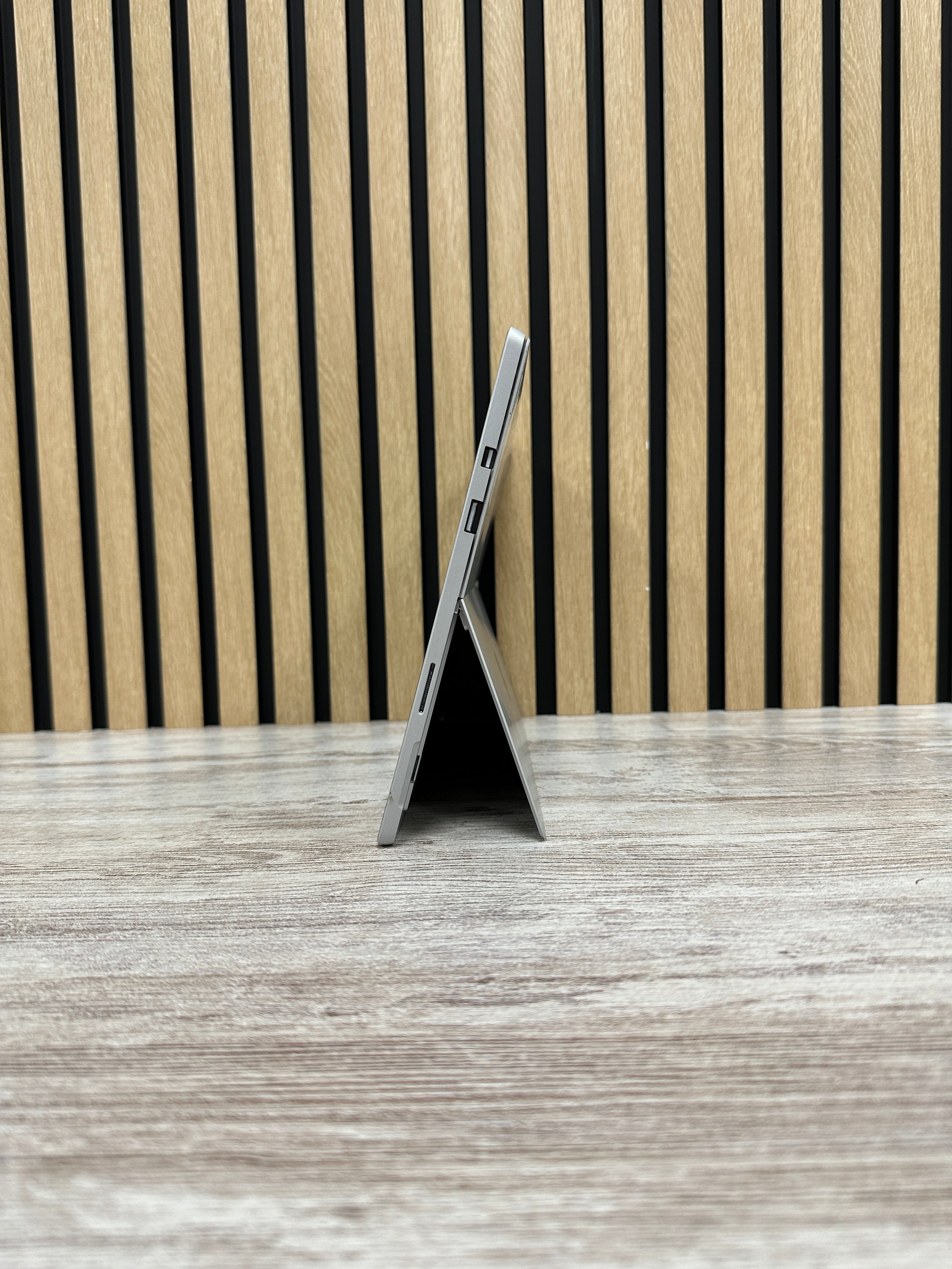 Microsoft Corp Surface Pro 6 i5 8gb 256gb SSD - Moyacell