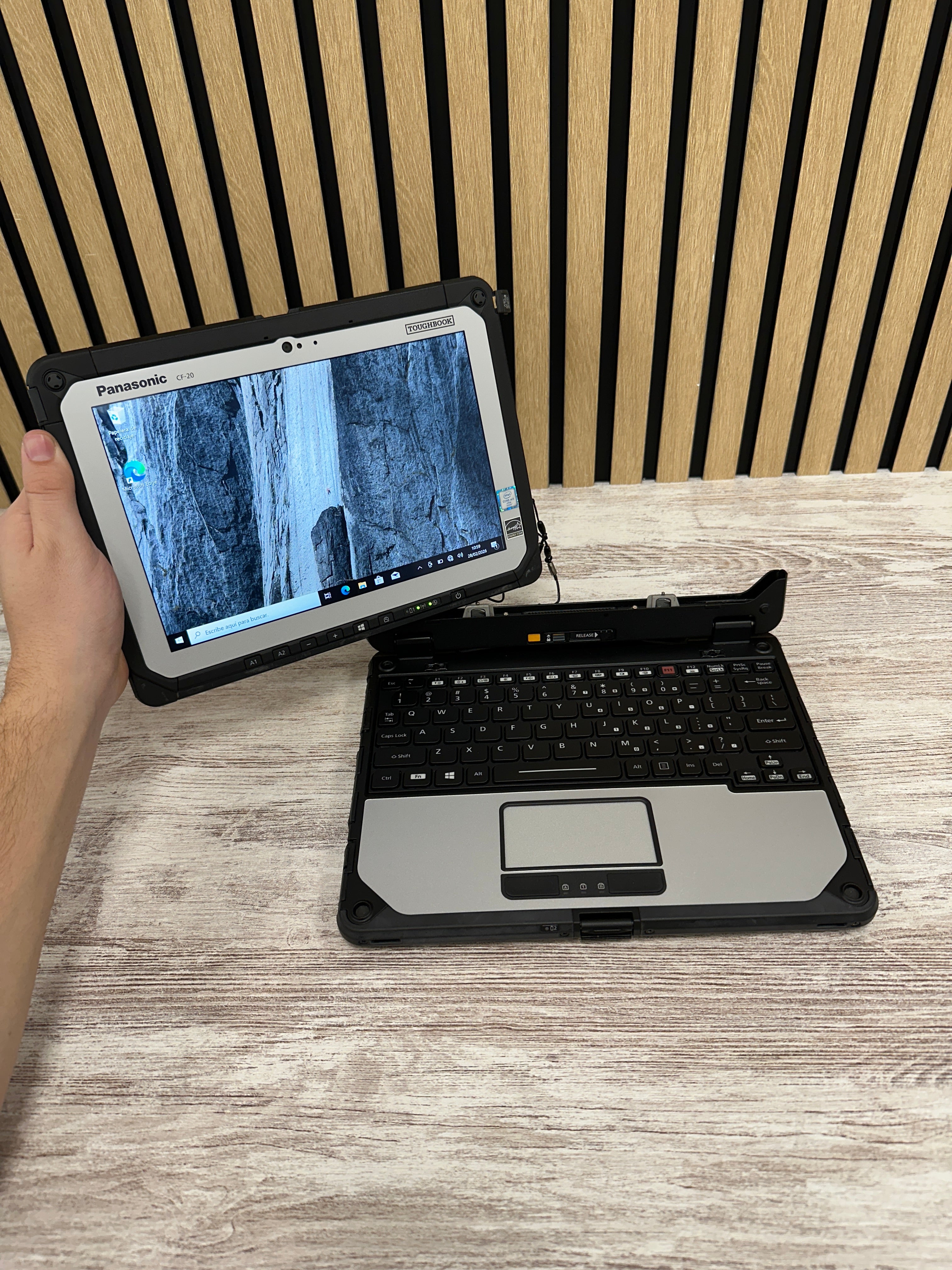 Panasonic ToughBook CF-20 Core M5 8gb 256gb SSD - Moyacell