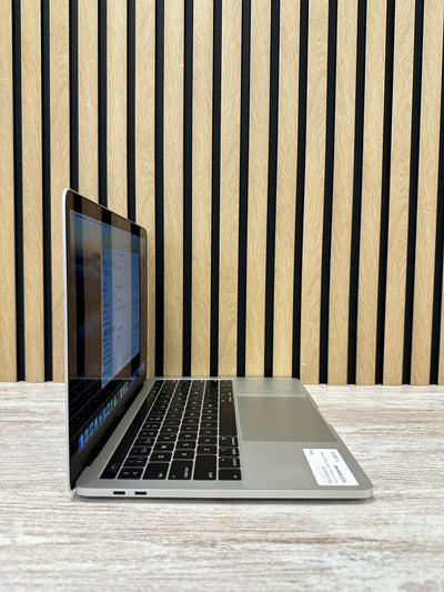 MacBook Pro 13" 2018 TB i7 16gb 500gb SSD