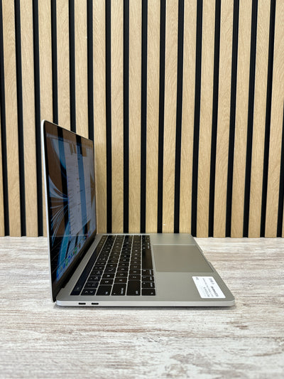 MacBook Pro 13" 2018 TB i7 16gb 500gb SSD