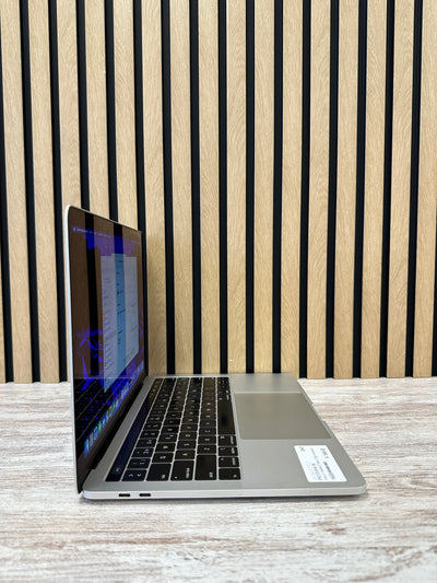 MacBook Pro 13" 2018 TB i7 16gb 500gb SSD