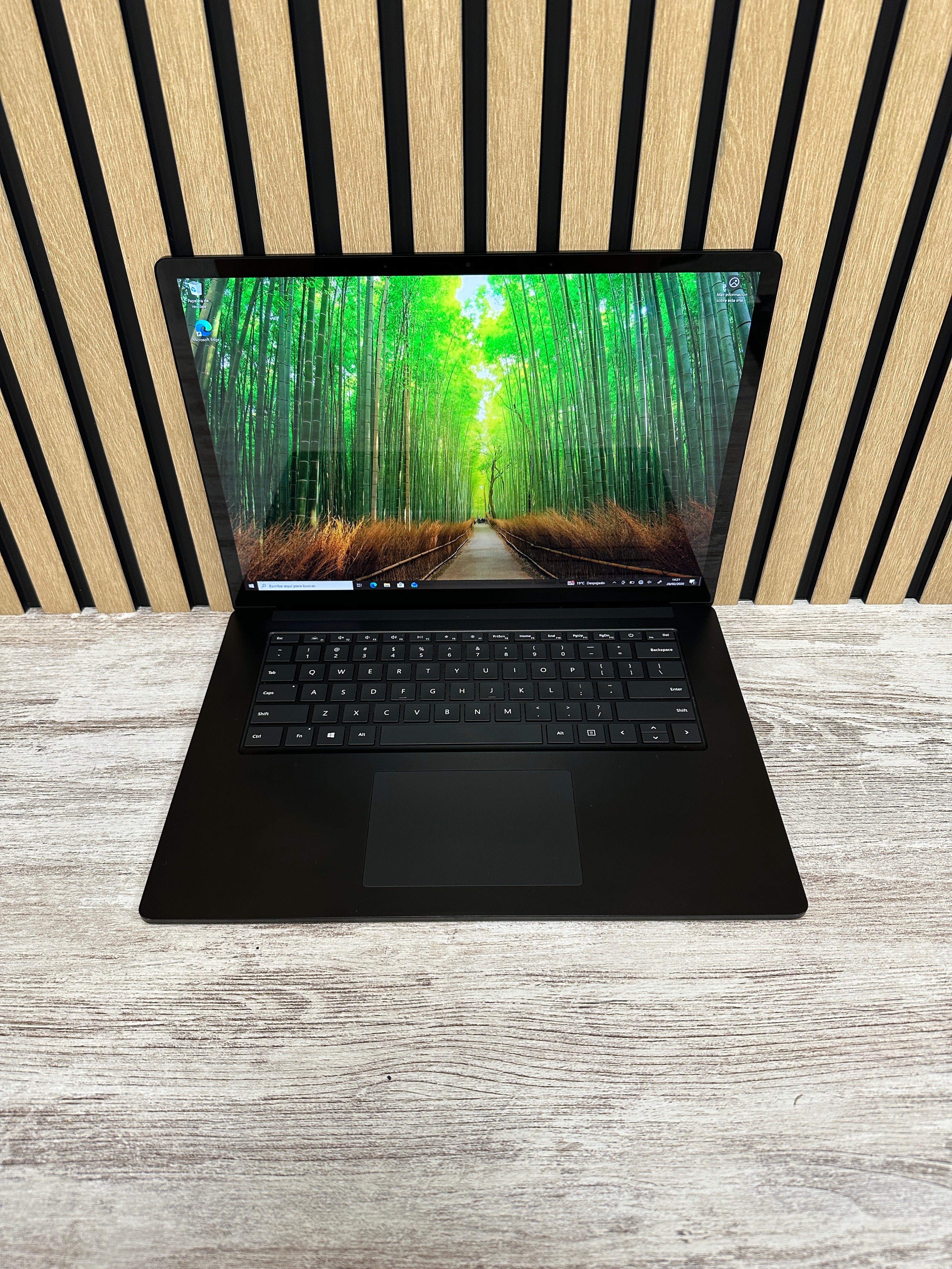 Microsoft Corp Surface Laptop 4 i7 32gb 1tb SSD