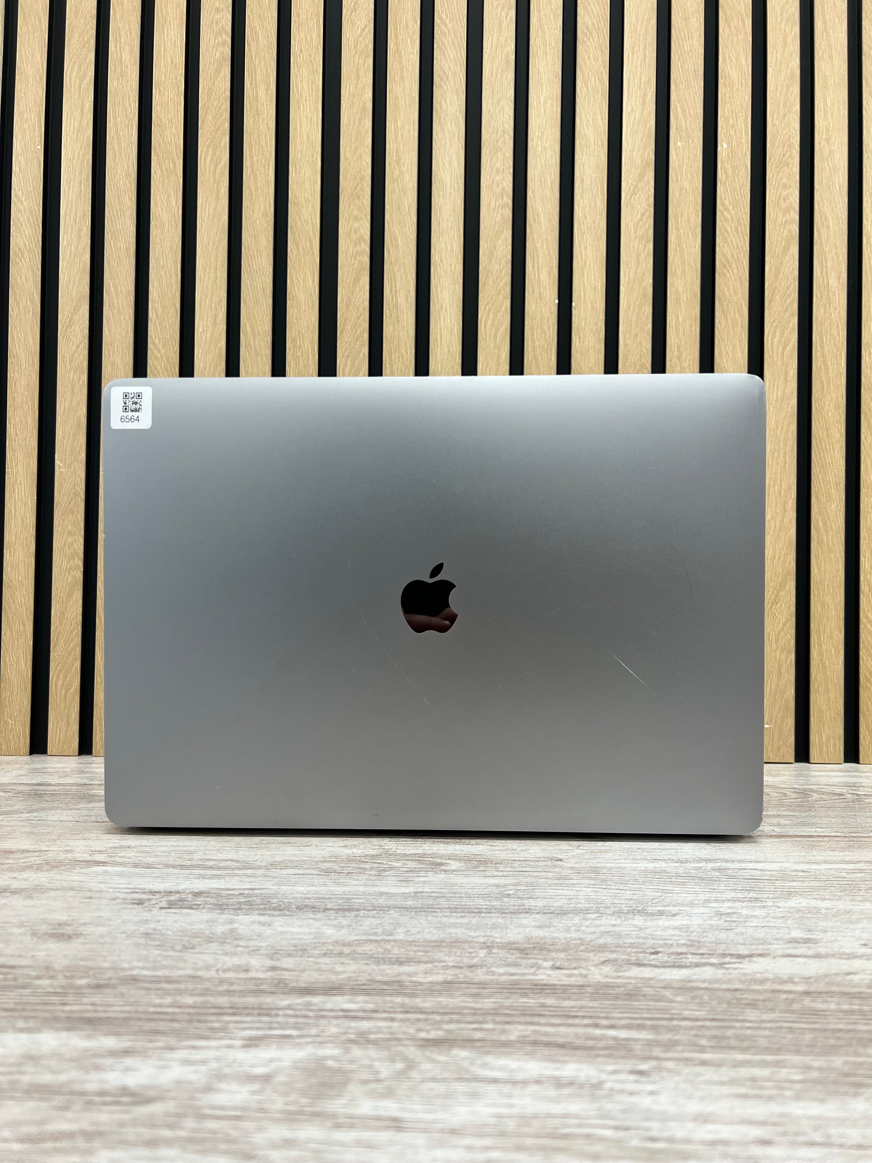 MacBook Pro 16" 2019 i7 16gb 500gb SSD