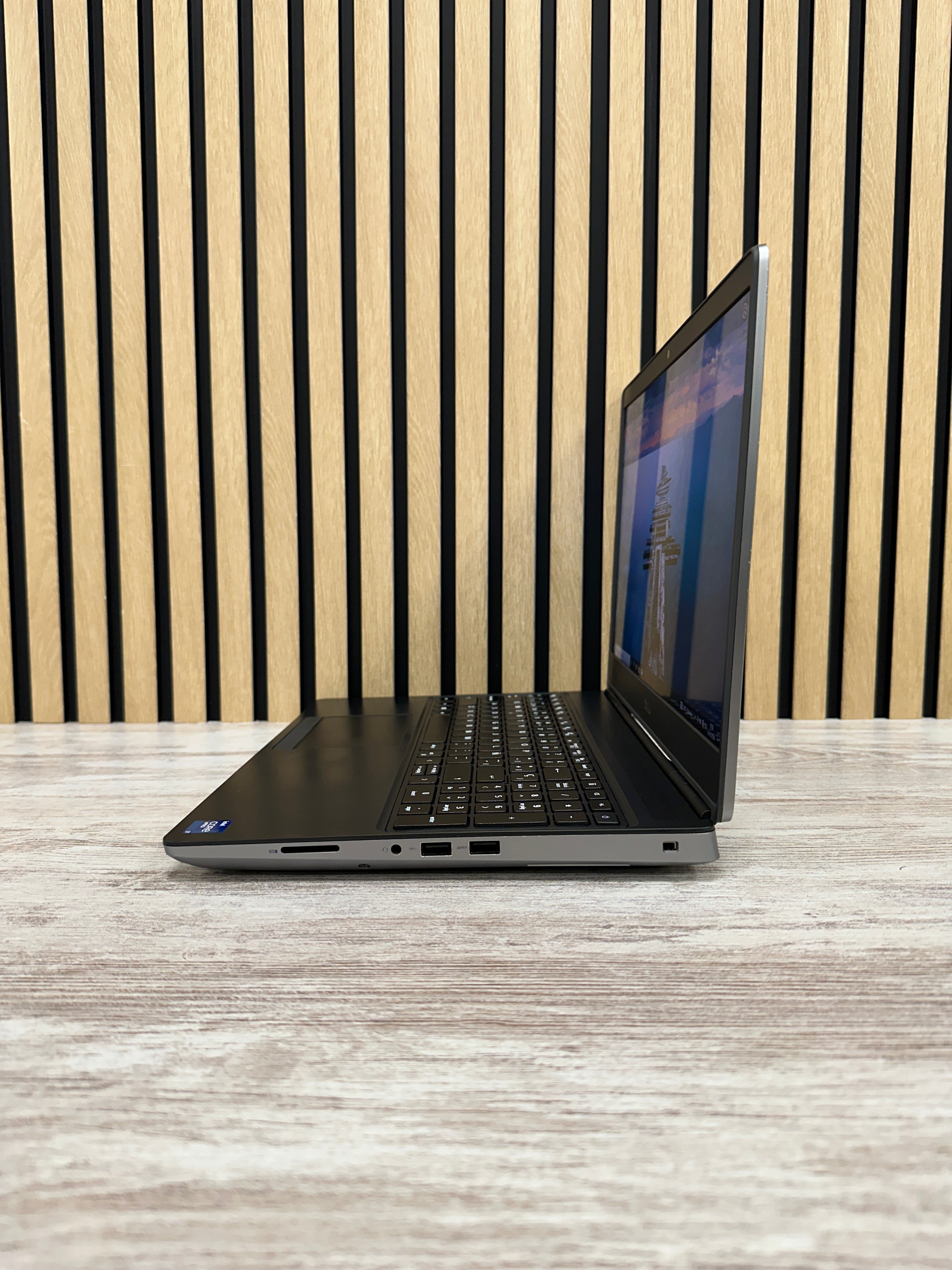 Dell Precision 7560 i7 64gb 1tb SSD