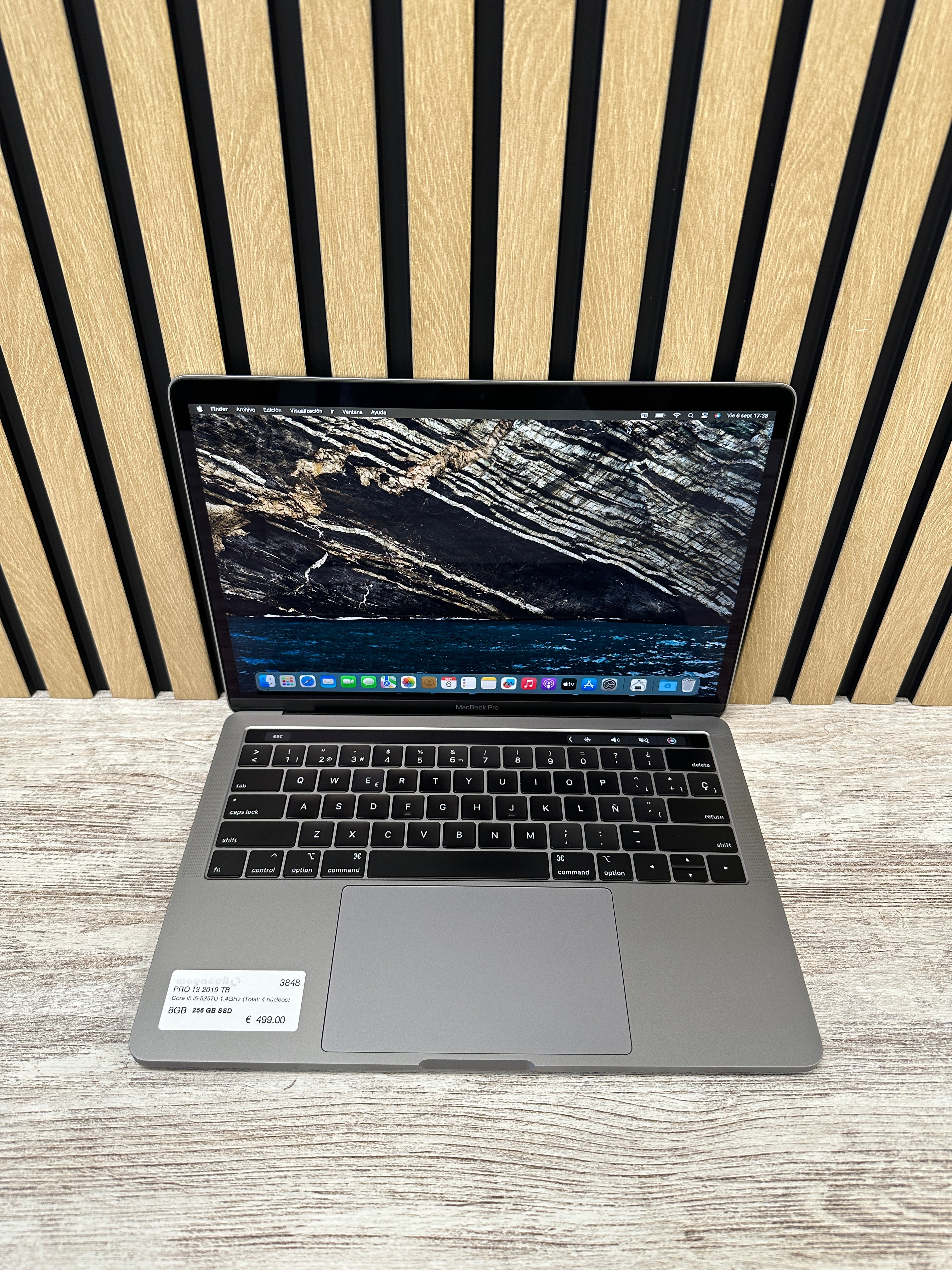 MacBook Pro 13" 2019 TB i5 8gb 256gb SSD