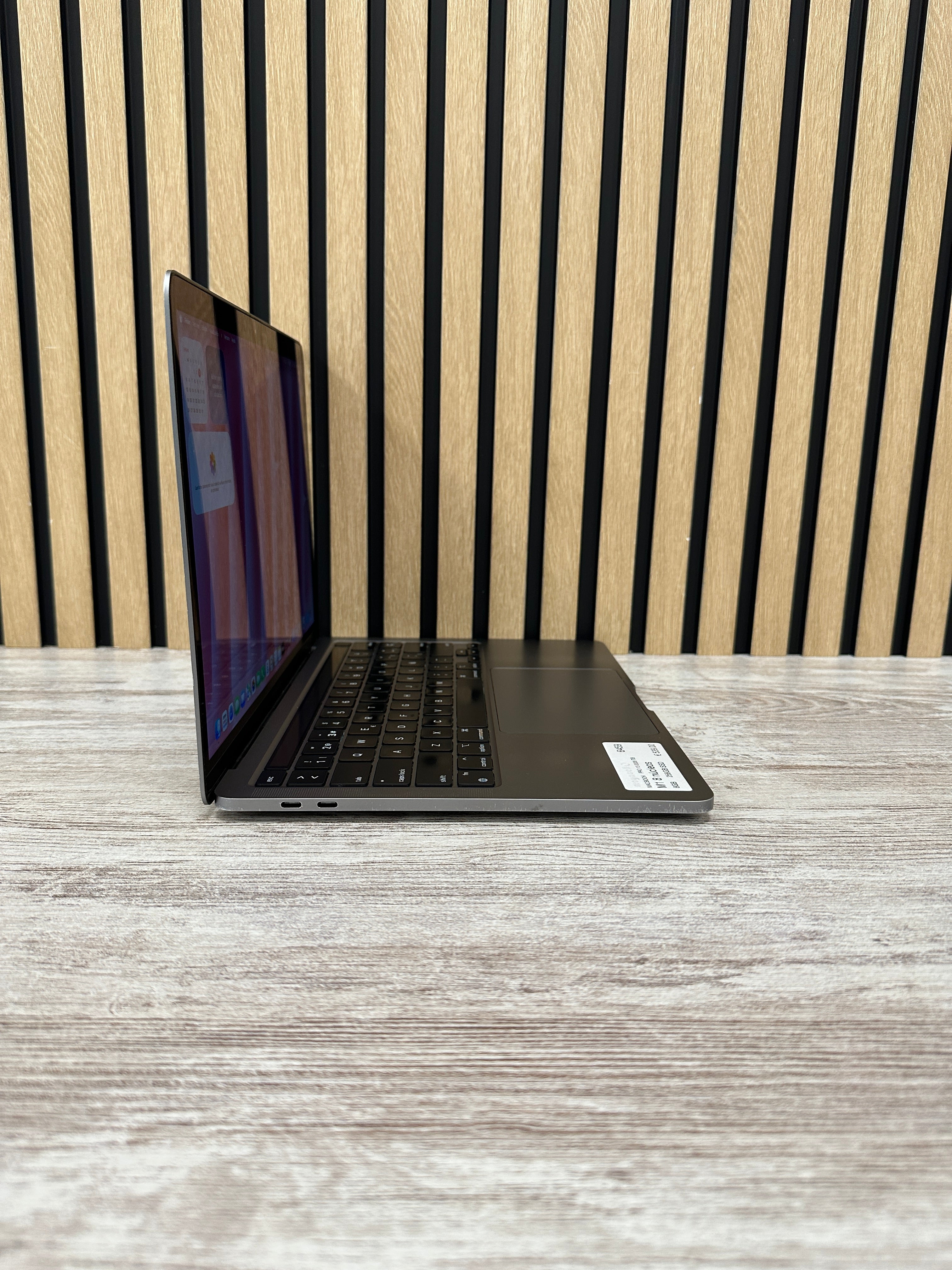 MacBook Pro 13" 2020 TB M1 8gb 256gb SSD