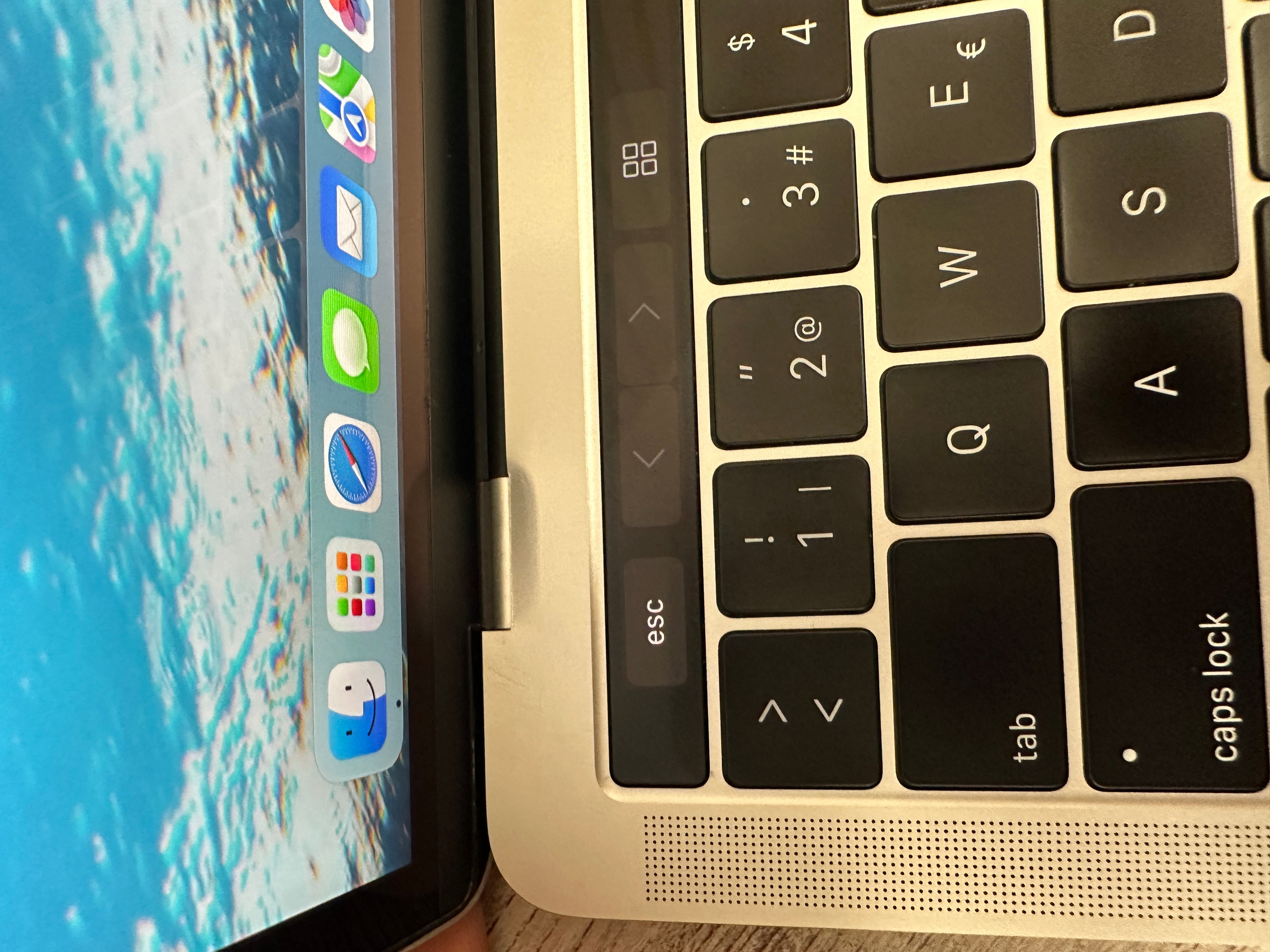 MacBook Pro 13" 2019 TB i5 8gb 256gb SSD