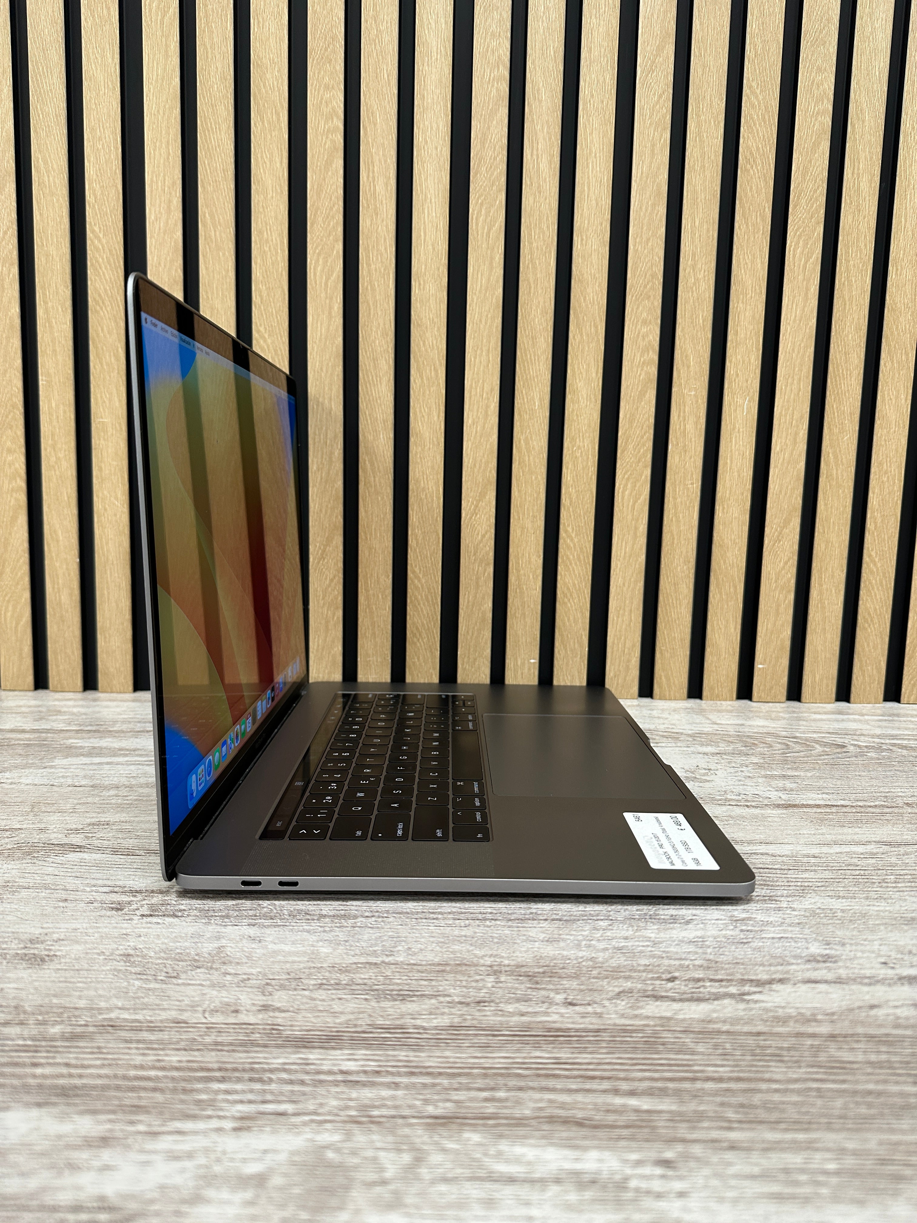 MacBook Pro 15" 2017 i7 16gb 1tb SSD - Moyacell
